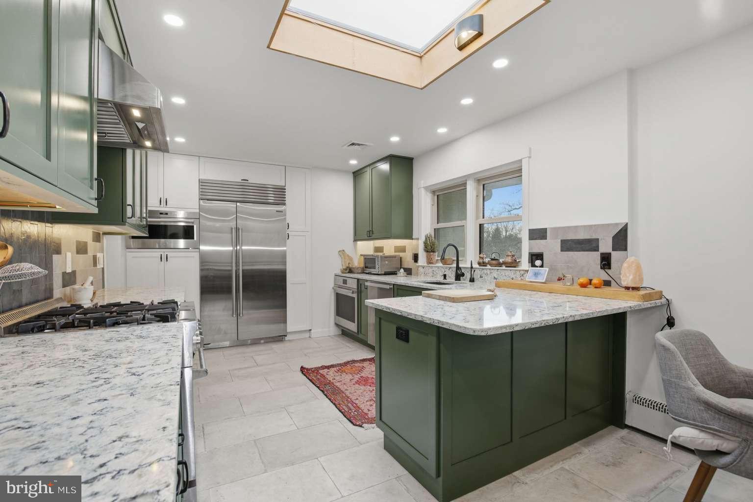 RIVERCREST - Residential