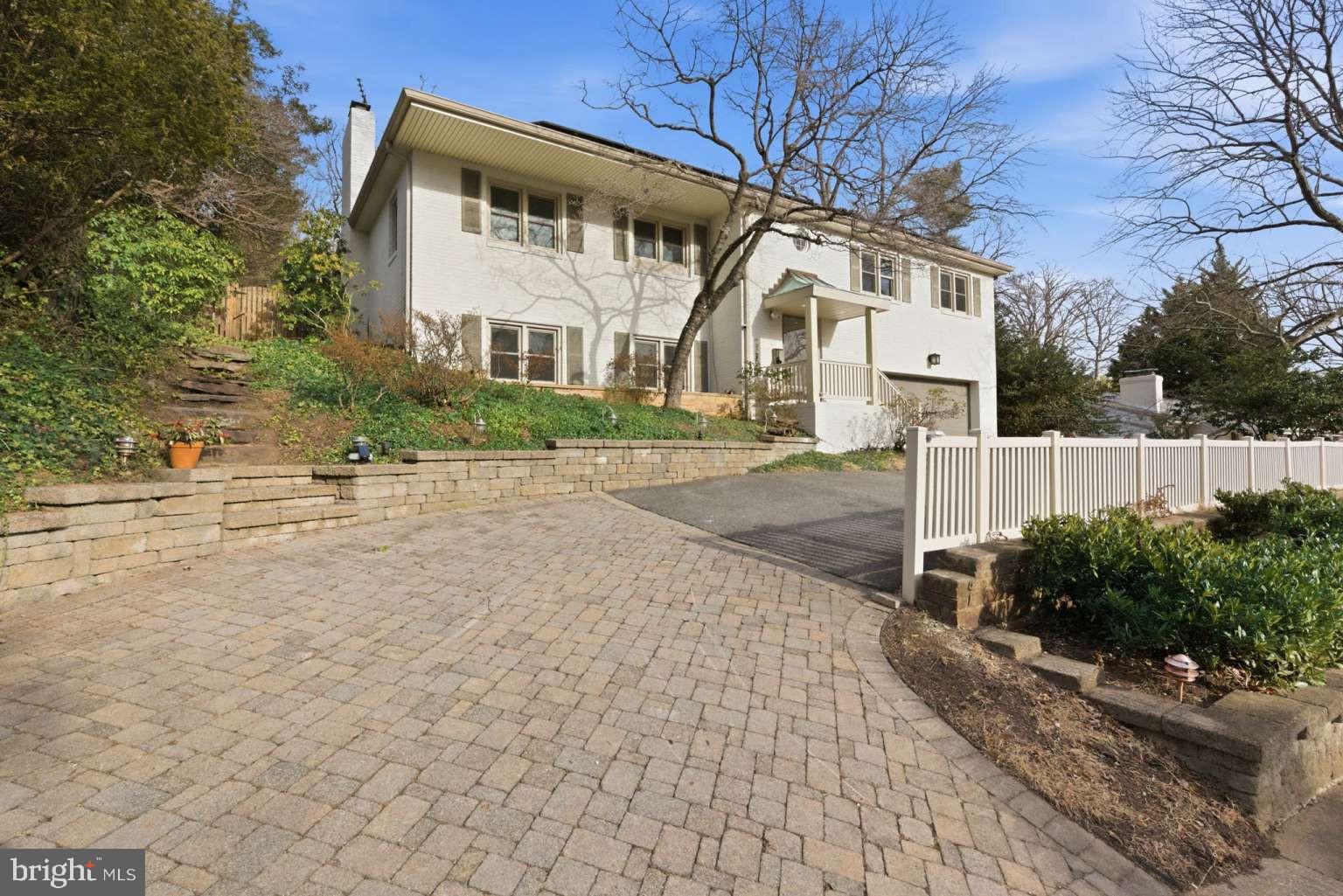 RIVERCREST - Residential