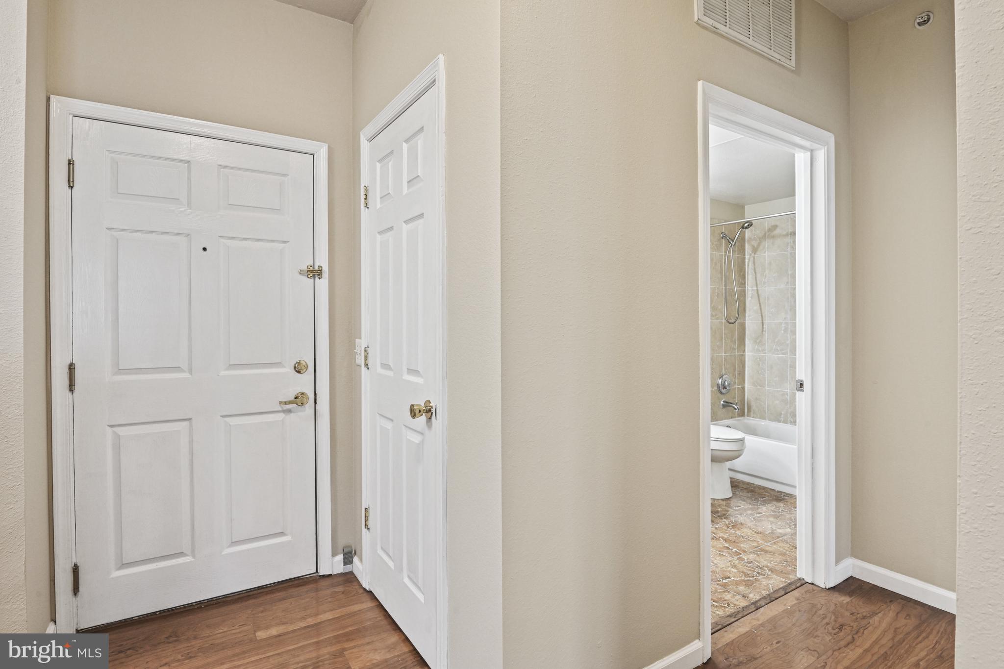 GATES OF MCLEAN - Residential