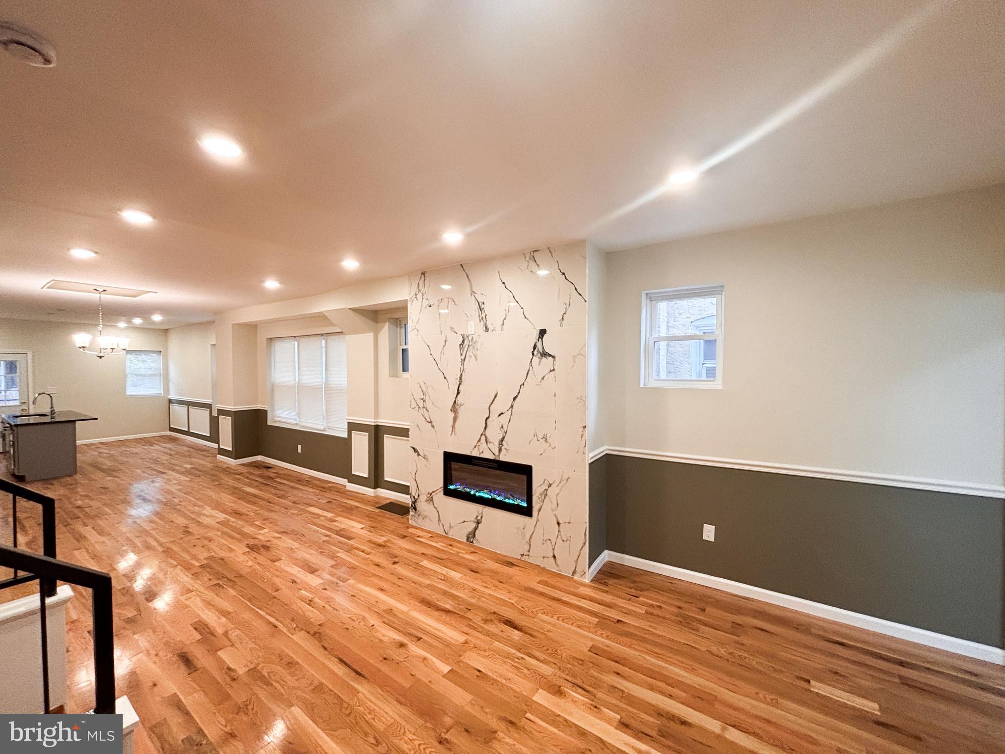WEST OAK LANE - Residential