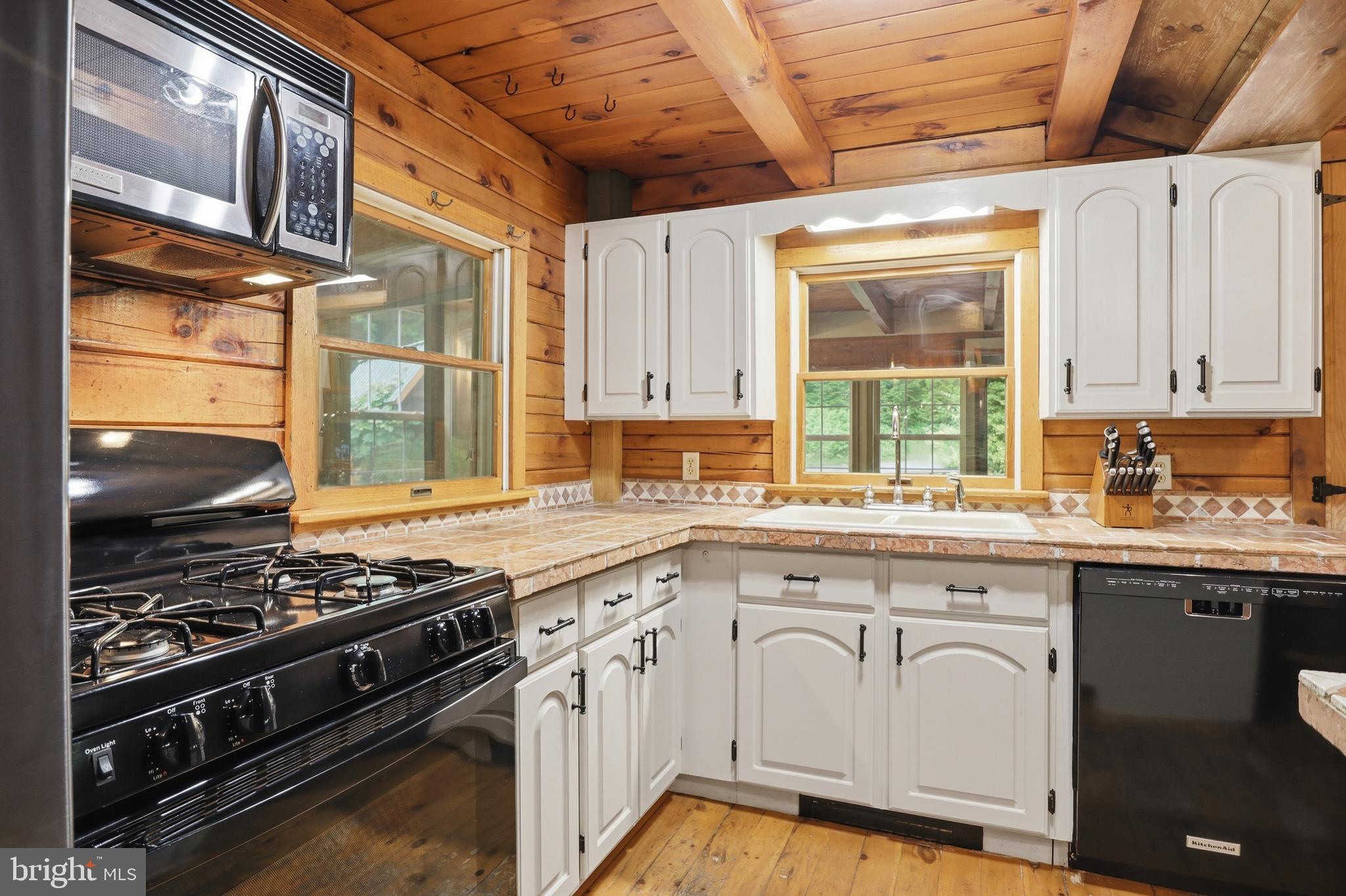 WINDSOR TWP - Residential