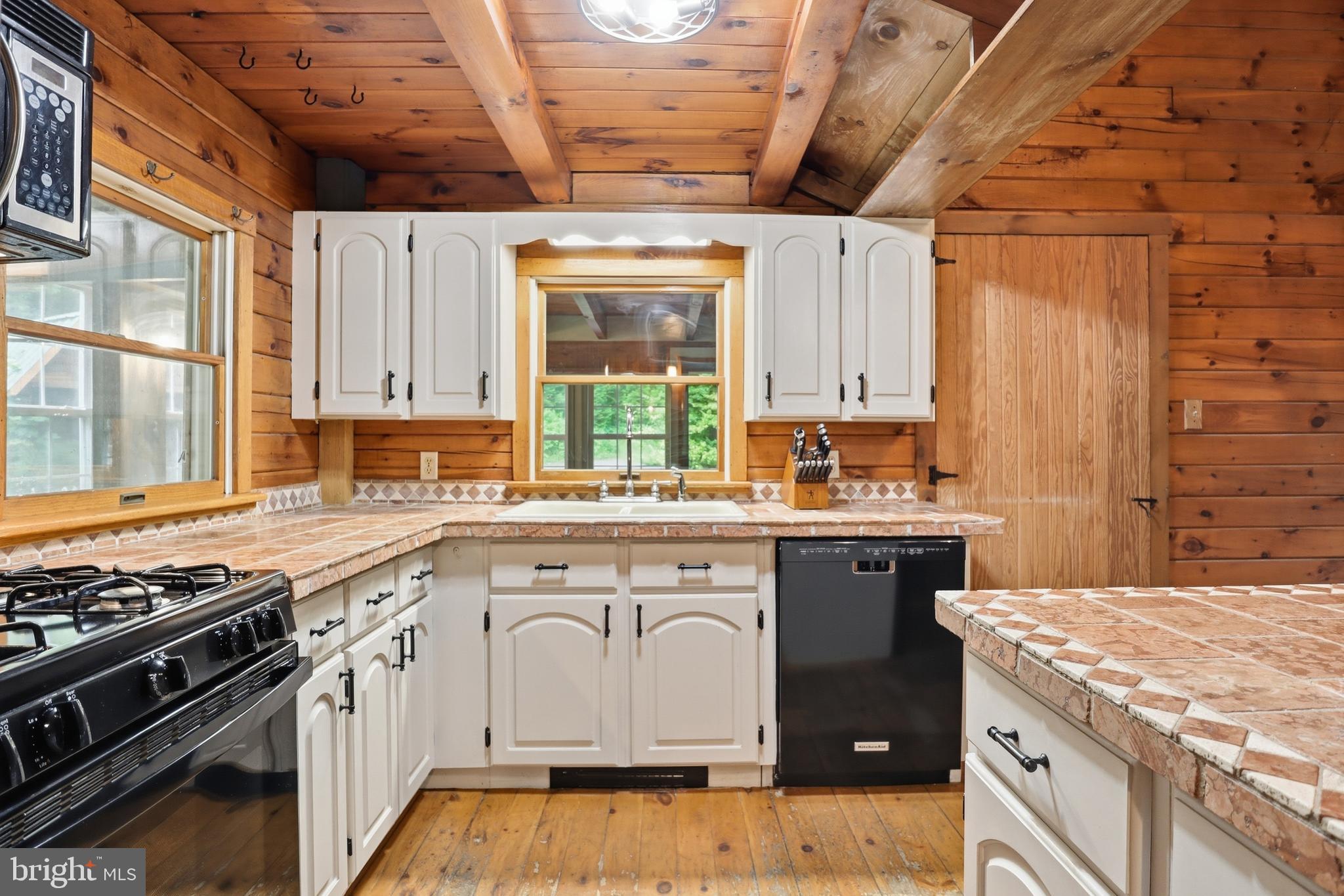 WINDSOR TWP - Residential