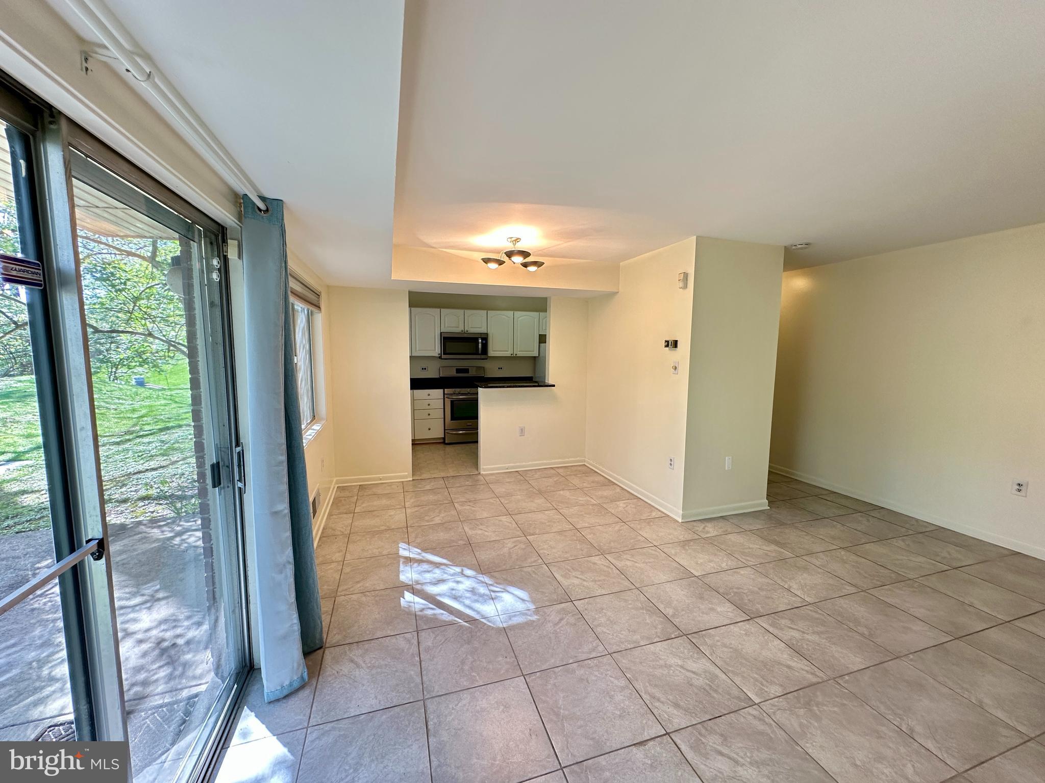 PARKSIDE CONDOMINIUMS - Residential Lease