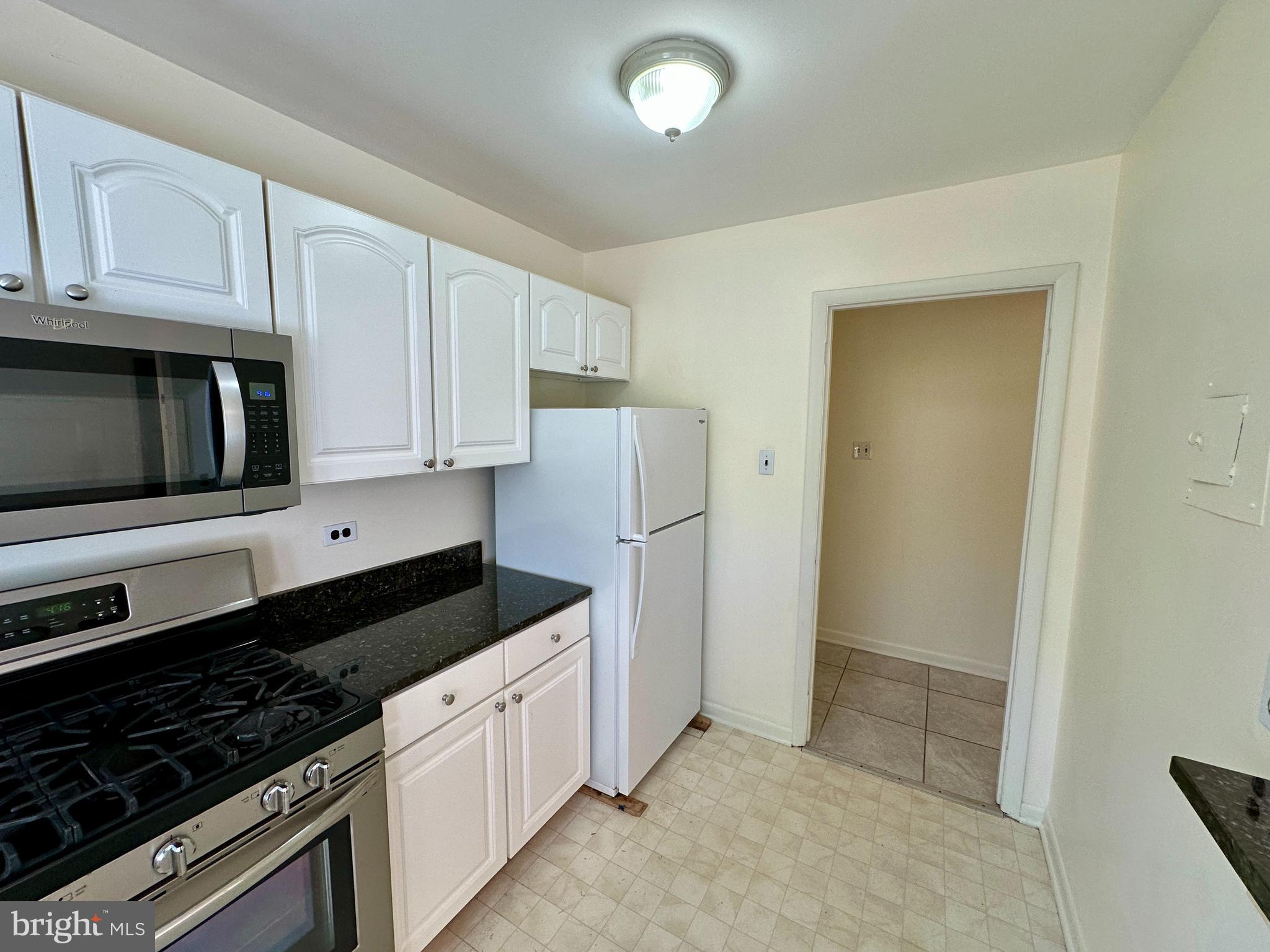 PARKSIDE CONDOMINIUMS - Residential Lease