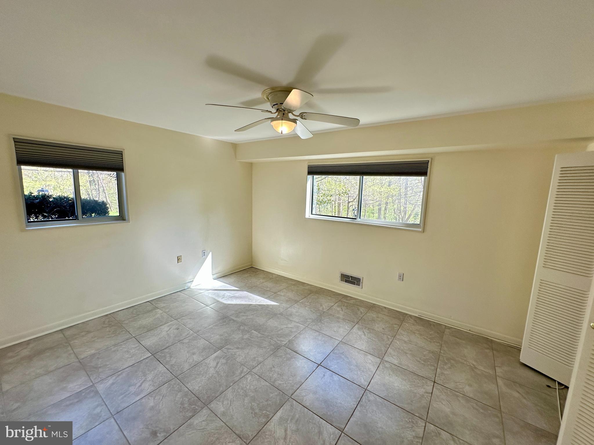 PARKSIDE CONDOMINIUMS - Residential Lease
