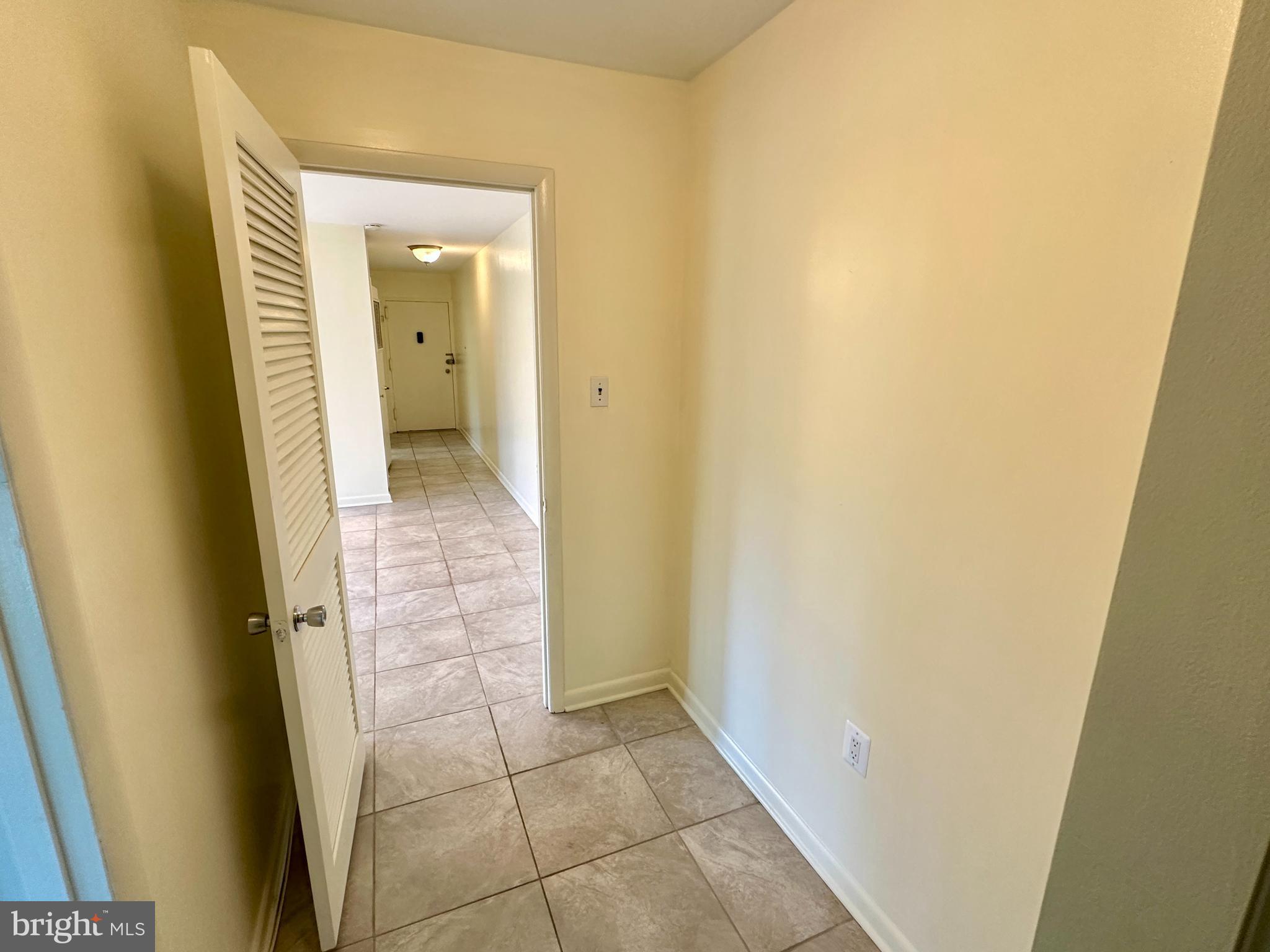 PARKSIDE CONDOMINIUMS - Residential Lease