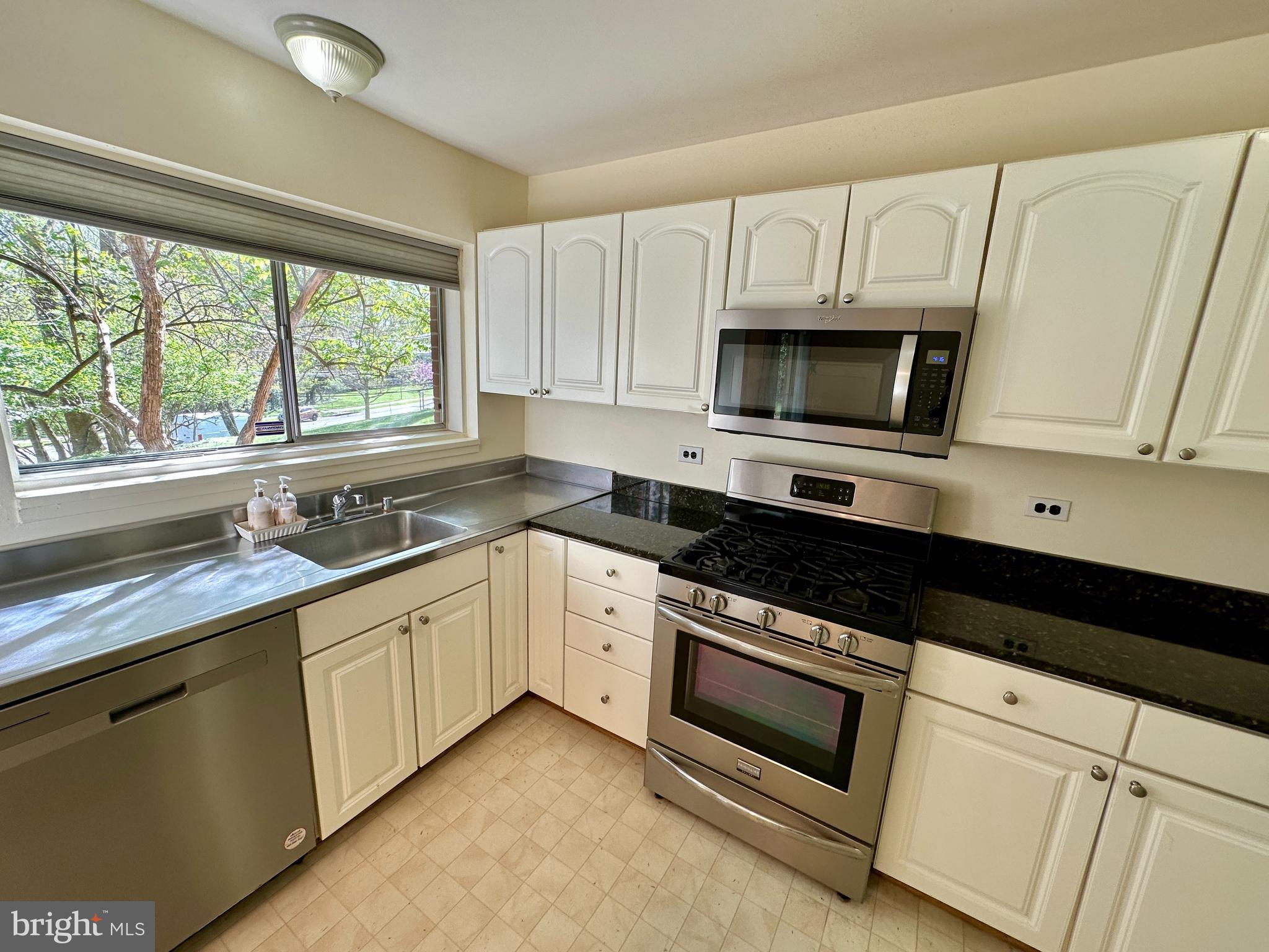 PARKSIDE CONDOMINIUMS - Residential Lease
