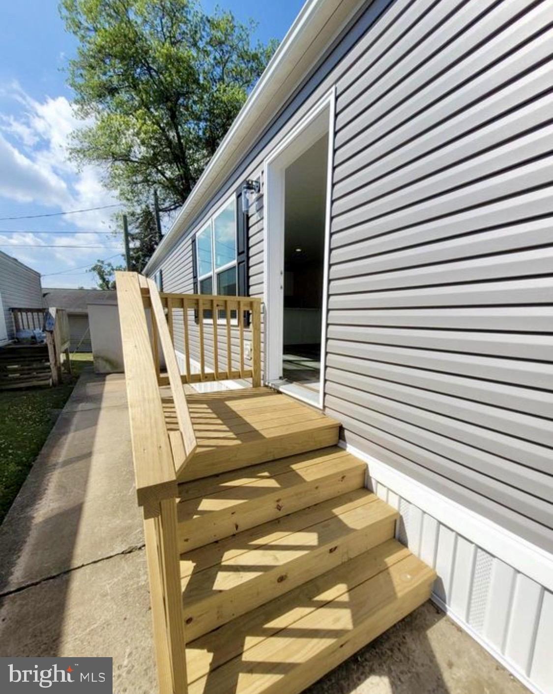 HILLTOP MOBILE VILLAGE - Residential