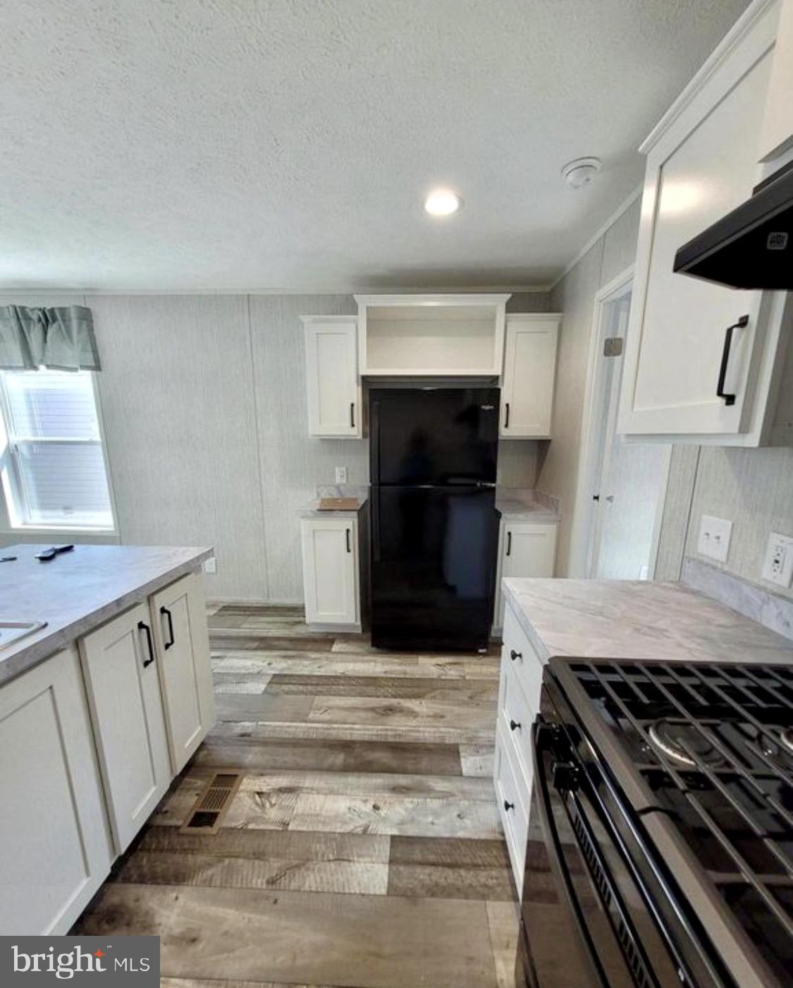 HILLTOP MOBILE VILLAGE - Residential