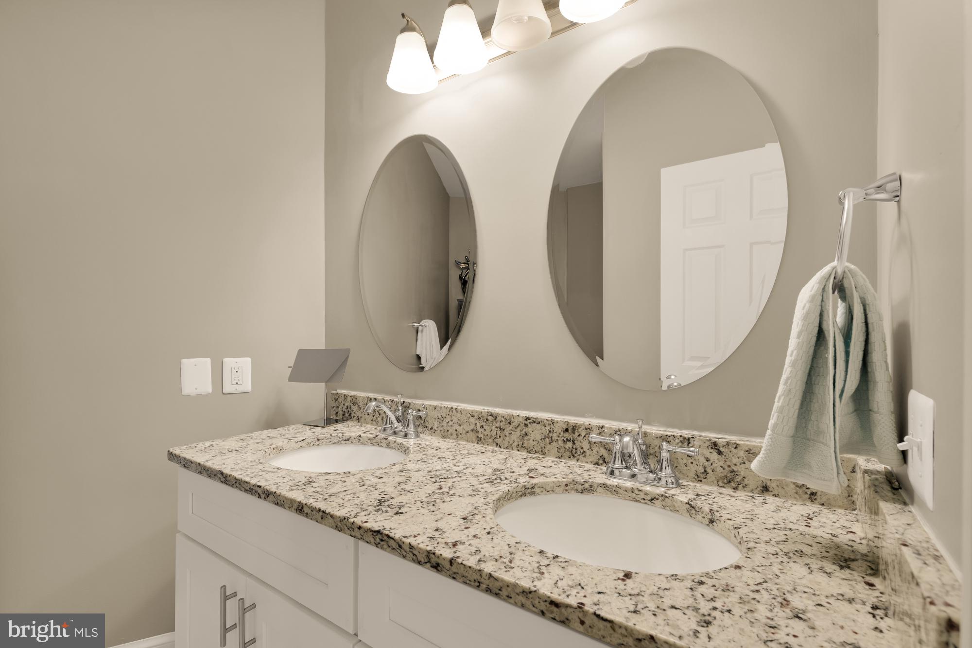 DARNESTOWN HILLS - Residential