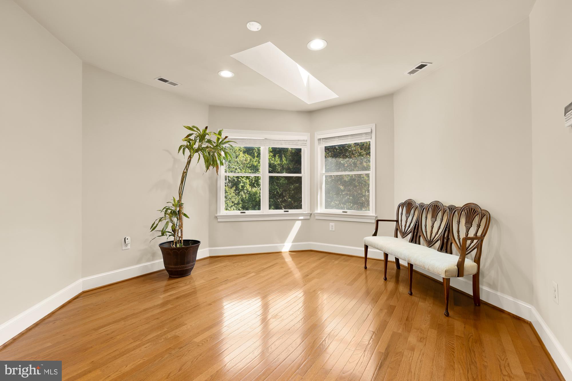 DARNESTOWN HILLS - Residential