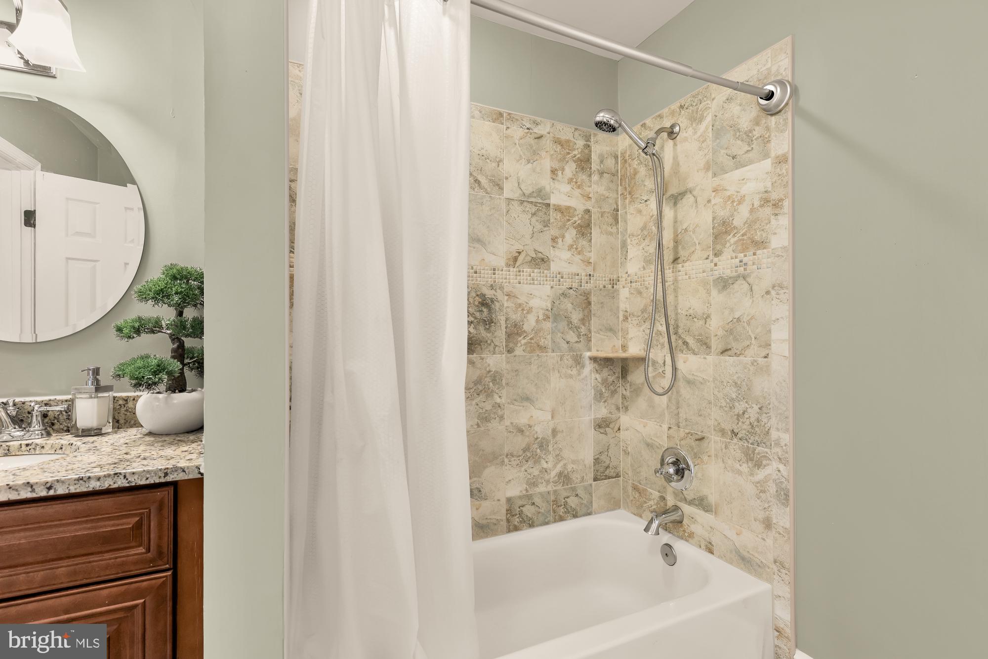 DARNESTOWN HILLS - Residential