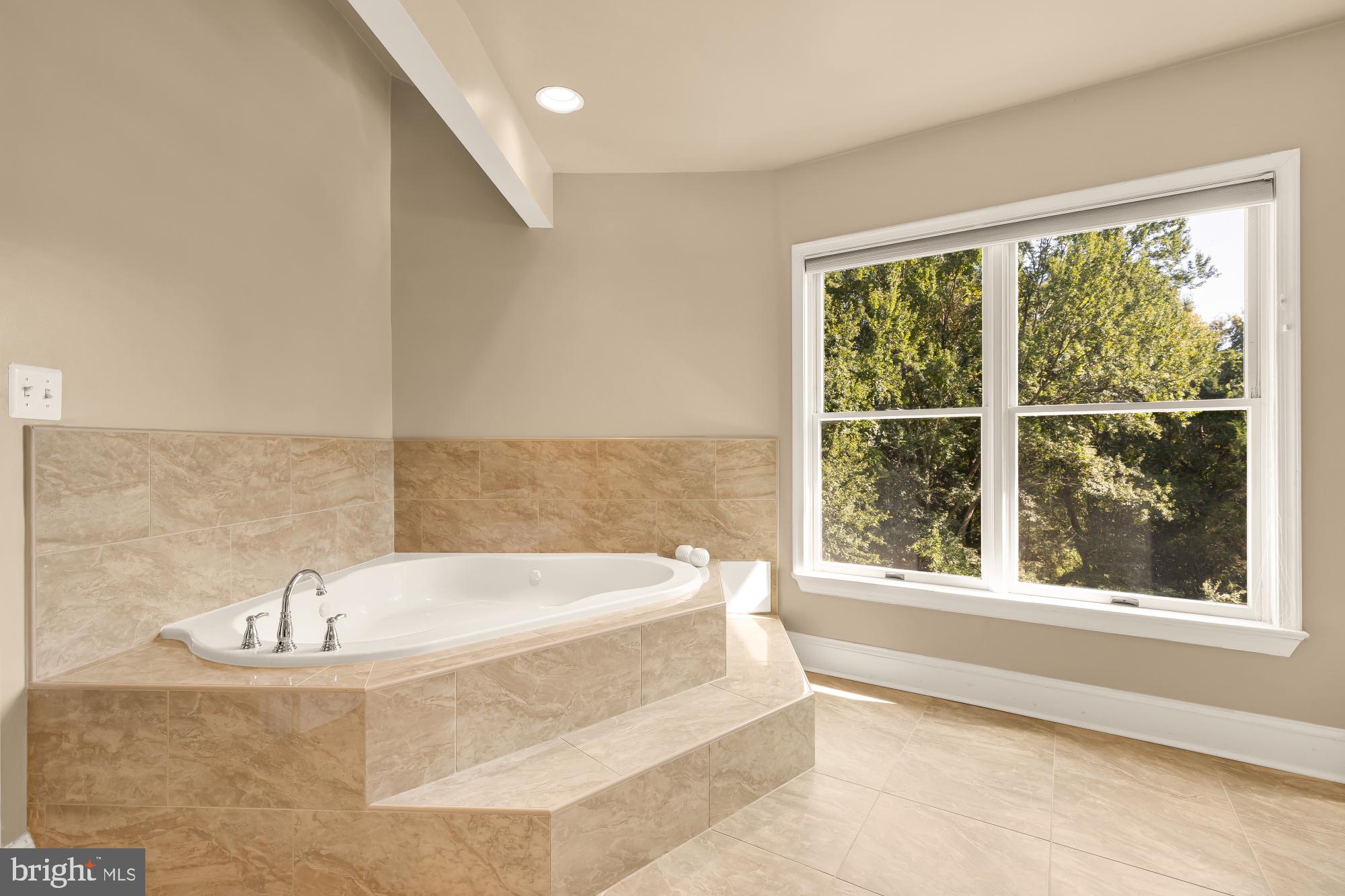 DARNESTOWN HILLS - Residential