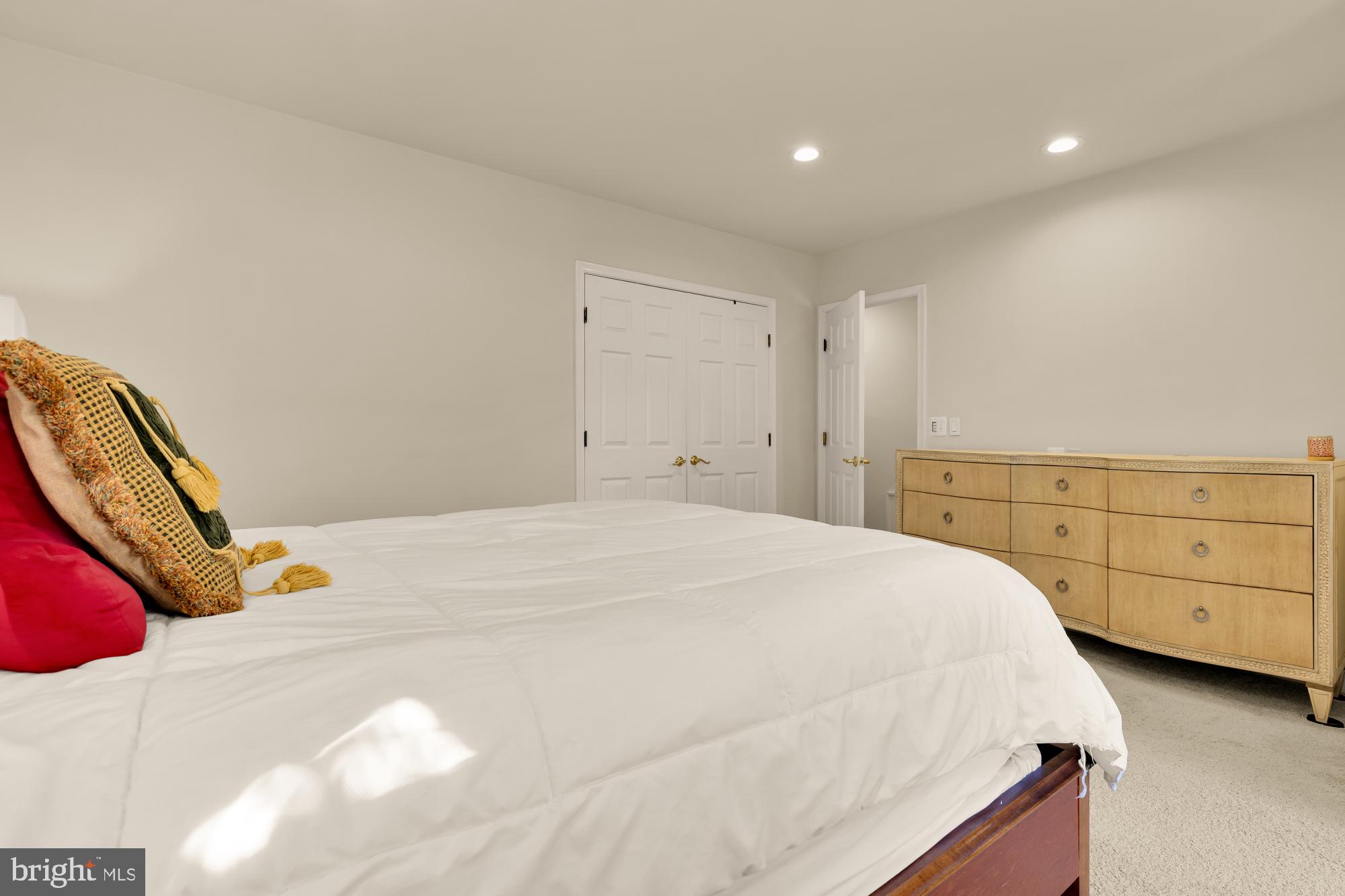 DARNESTOWN HILLS - Residential