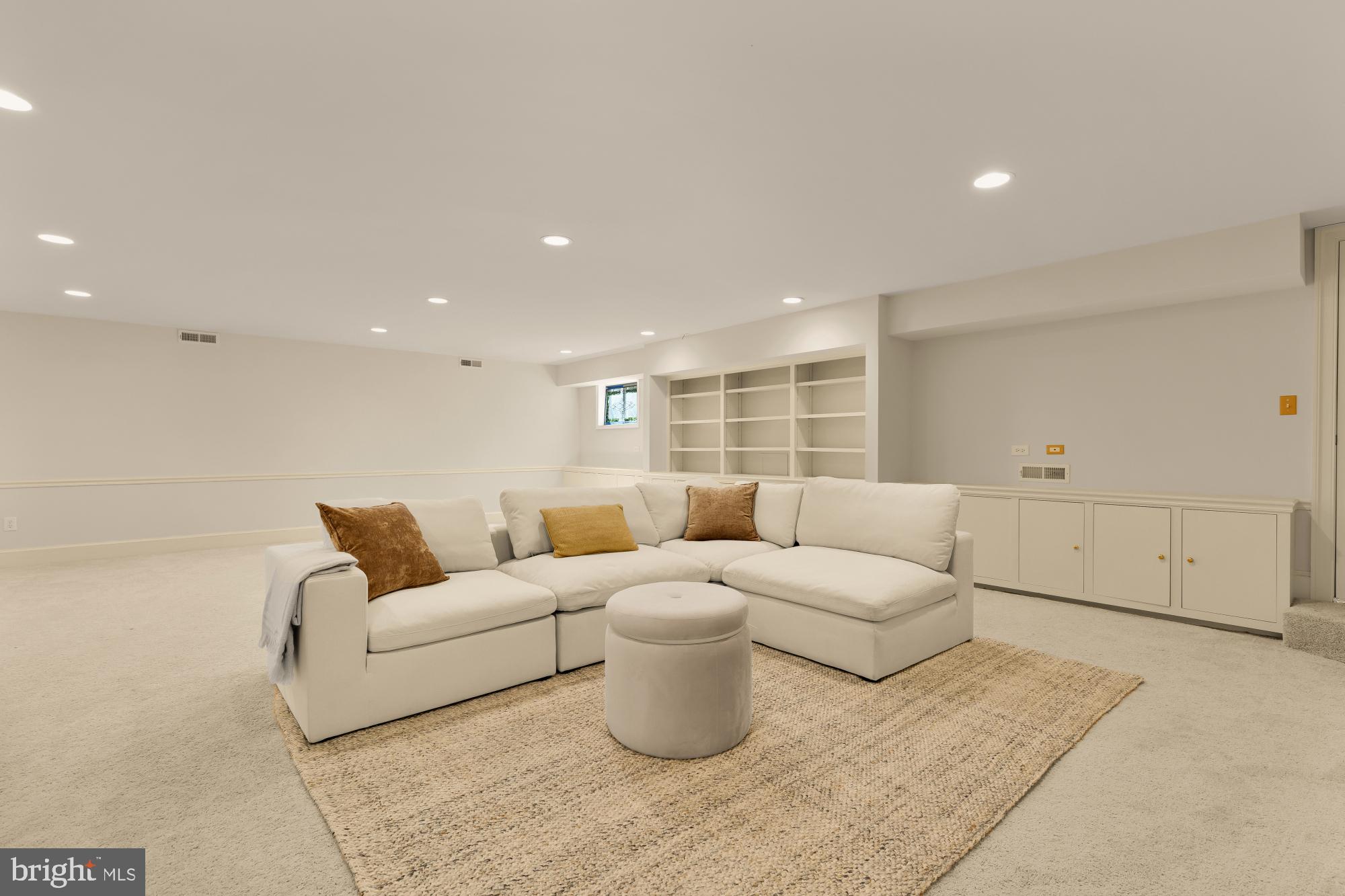 DARNESTOWN HILLS - Residential