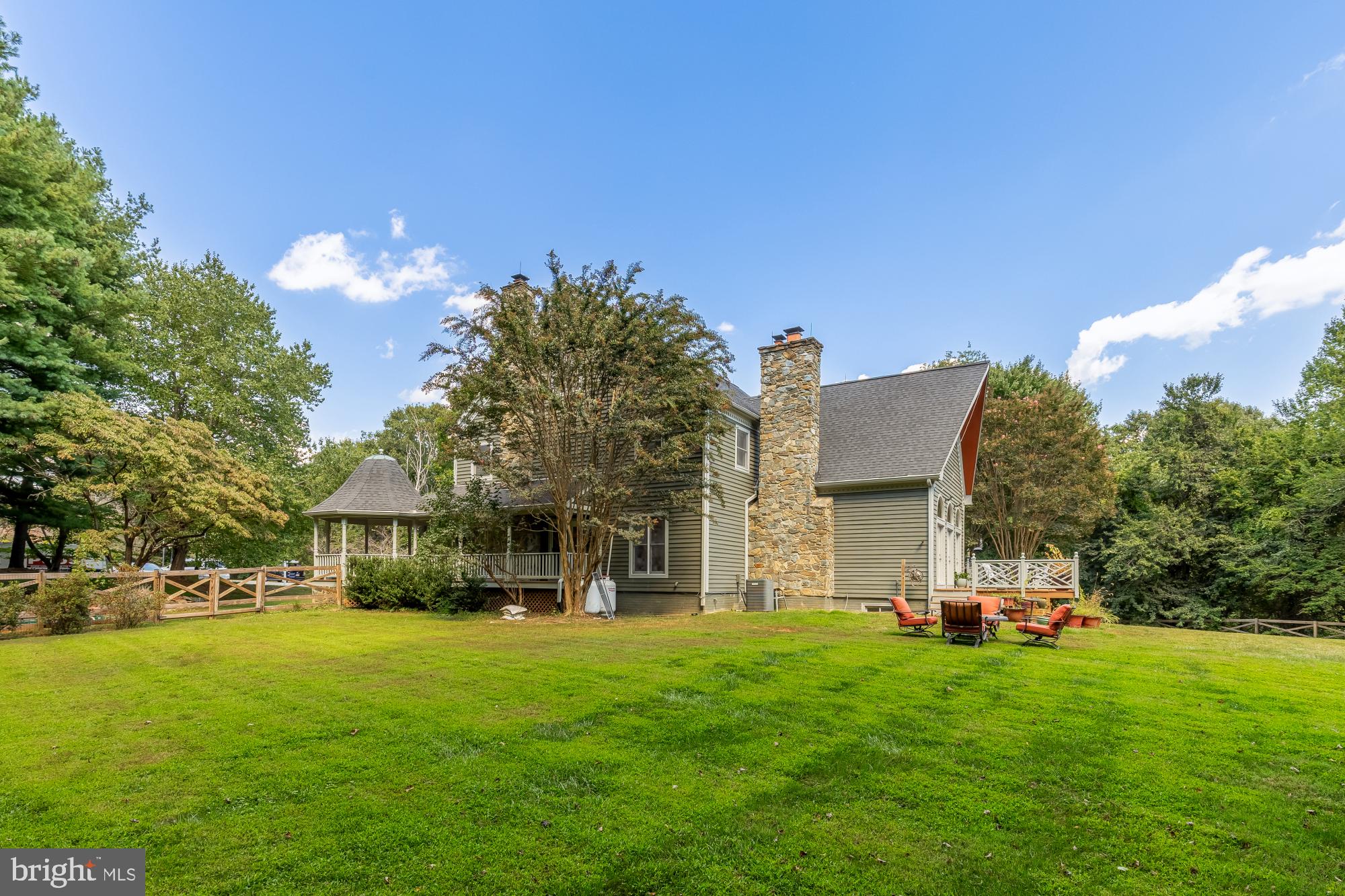DARNESTOWN HILLS - Residential