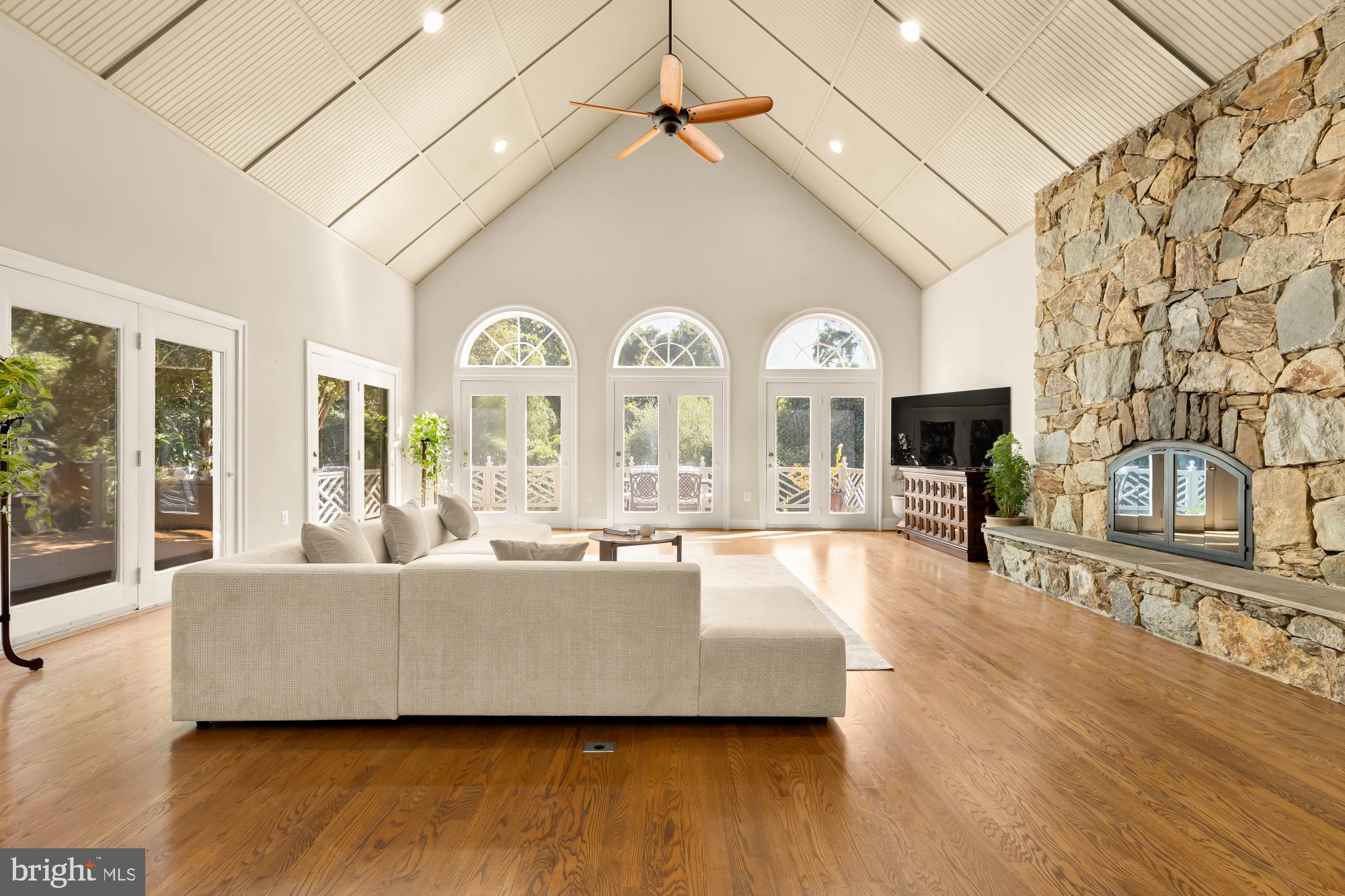 DARNESTOWN HILLS - Residential