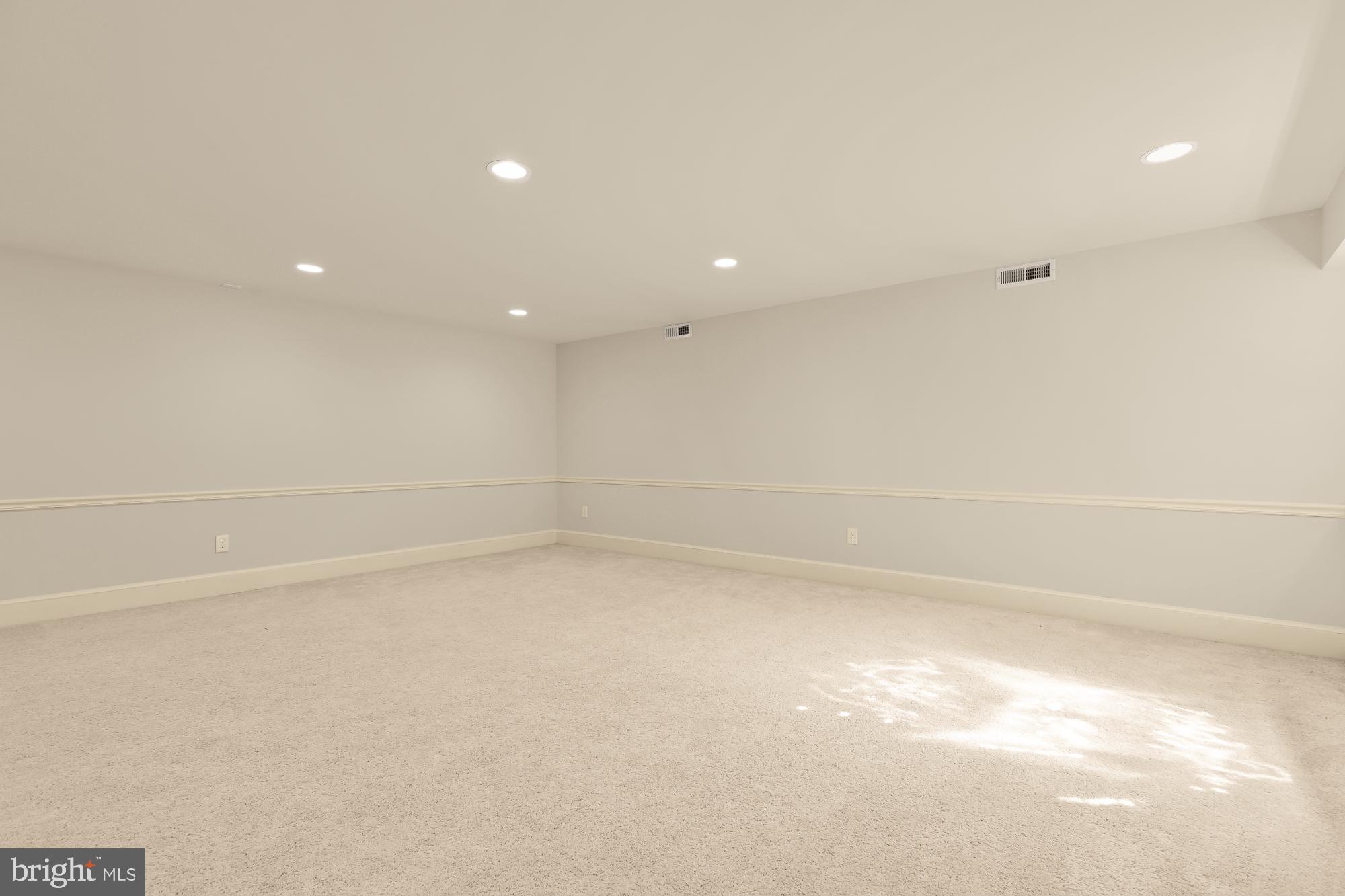 DARNESTOWN HILLS - Residential
