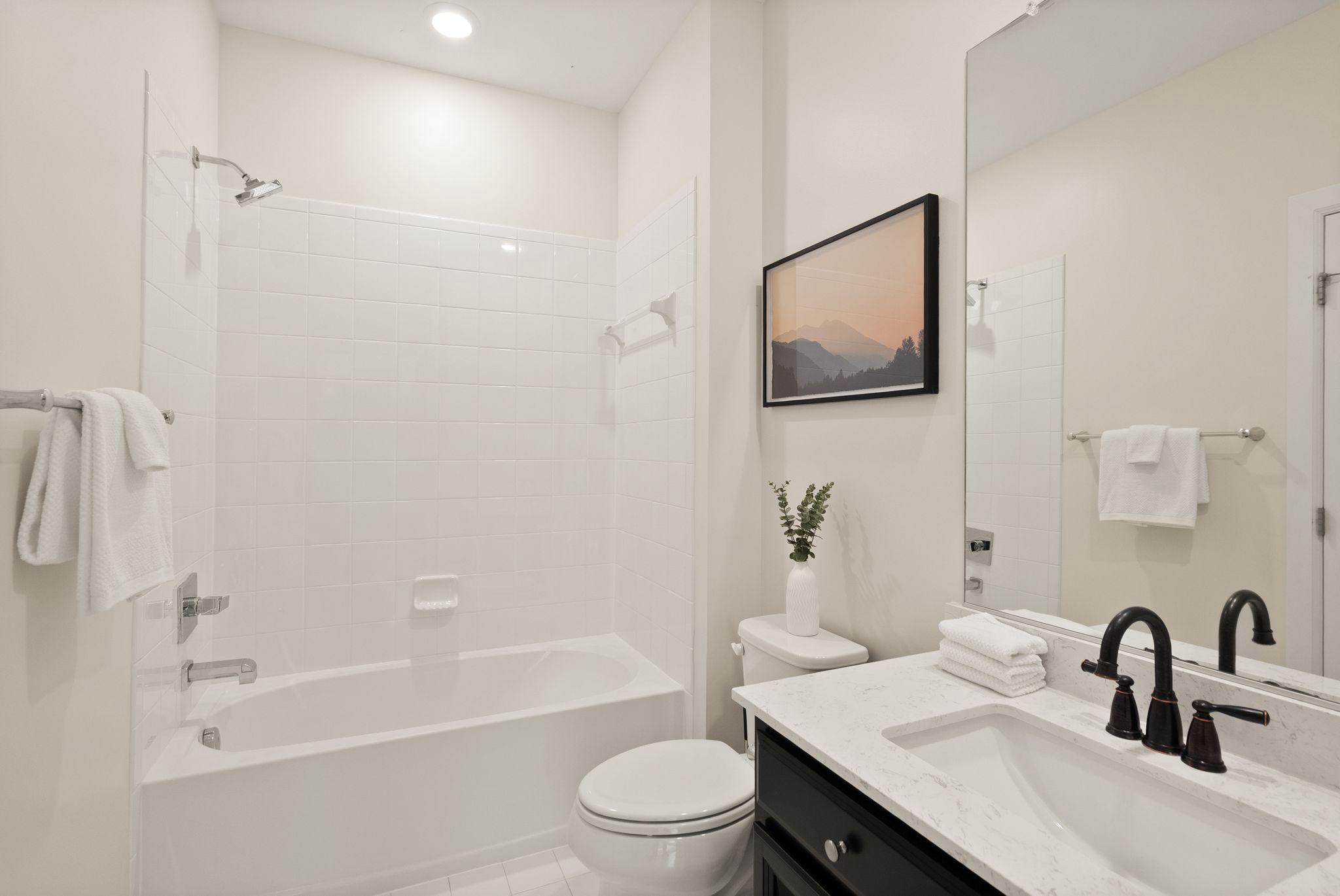 METRO ROW - Residential
