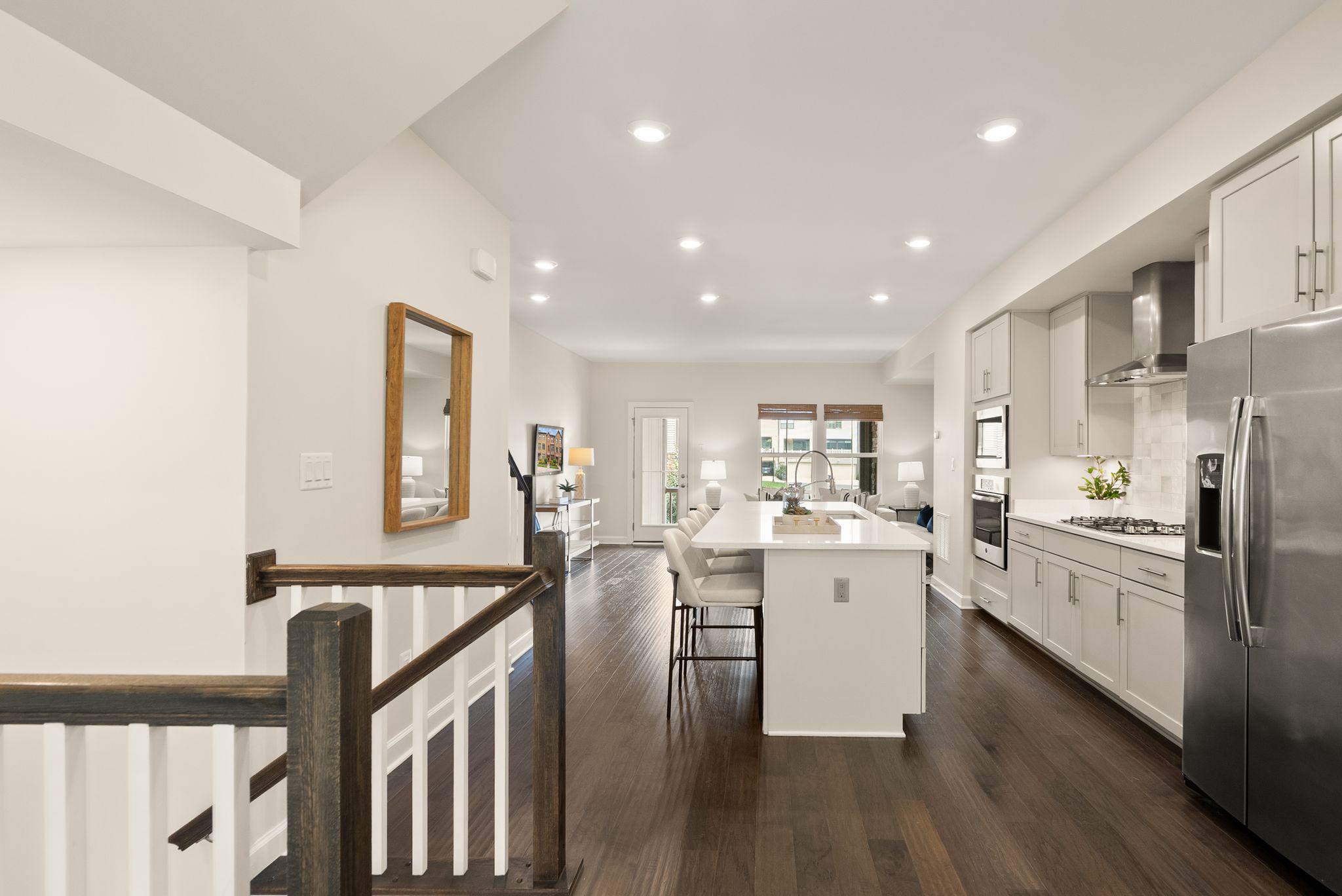 METRO ROW - Residential