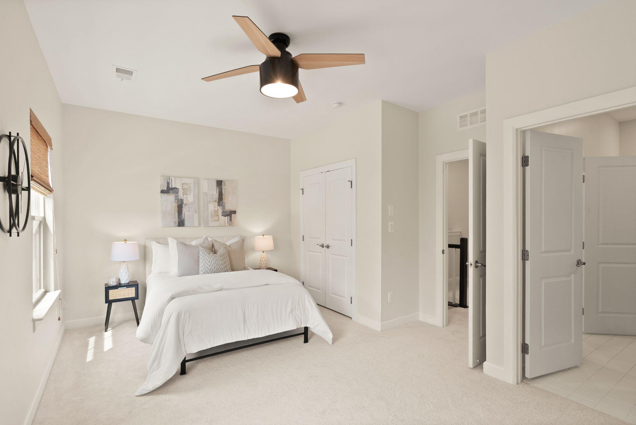 METRO ROW - Residential