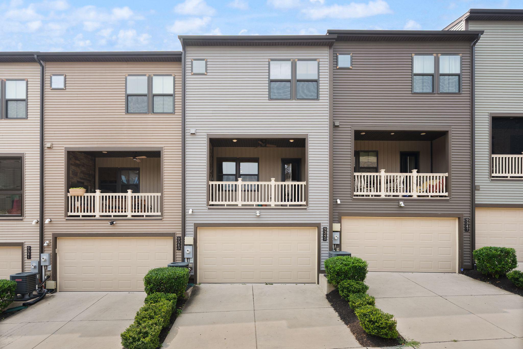 METRO ROW - Residential
