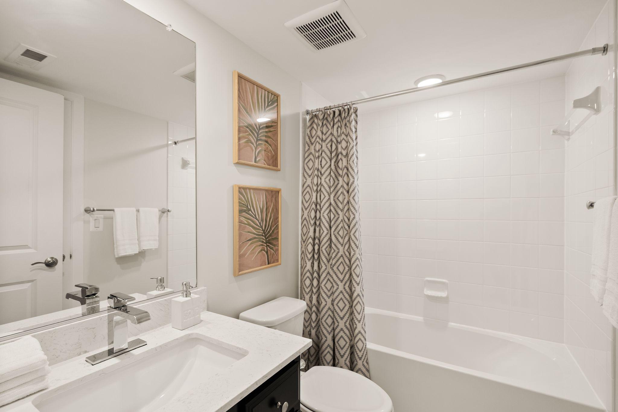 METRO ROW - Residential