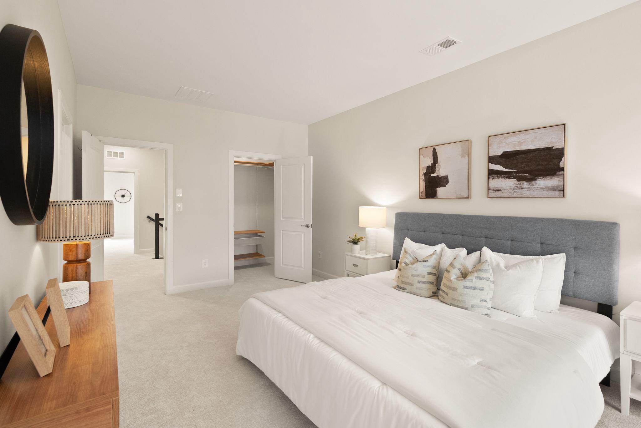 METRO ROW - Residential