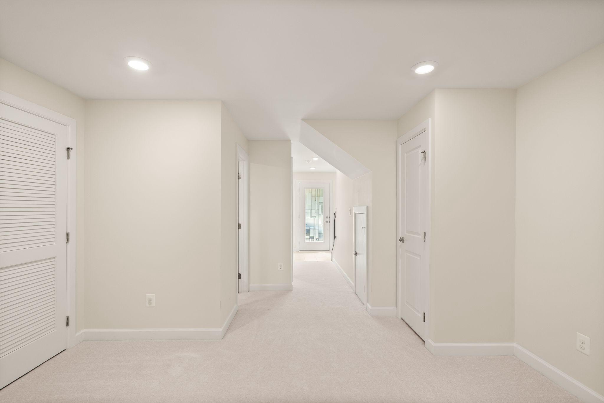 METRO ROW - Residential