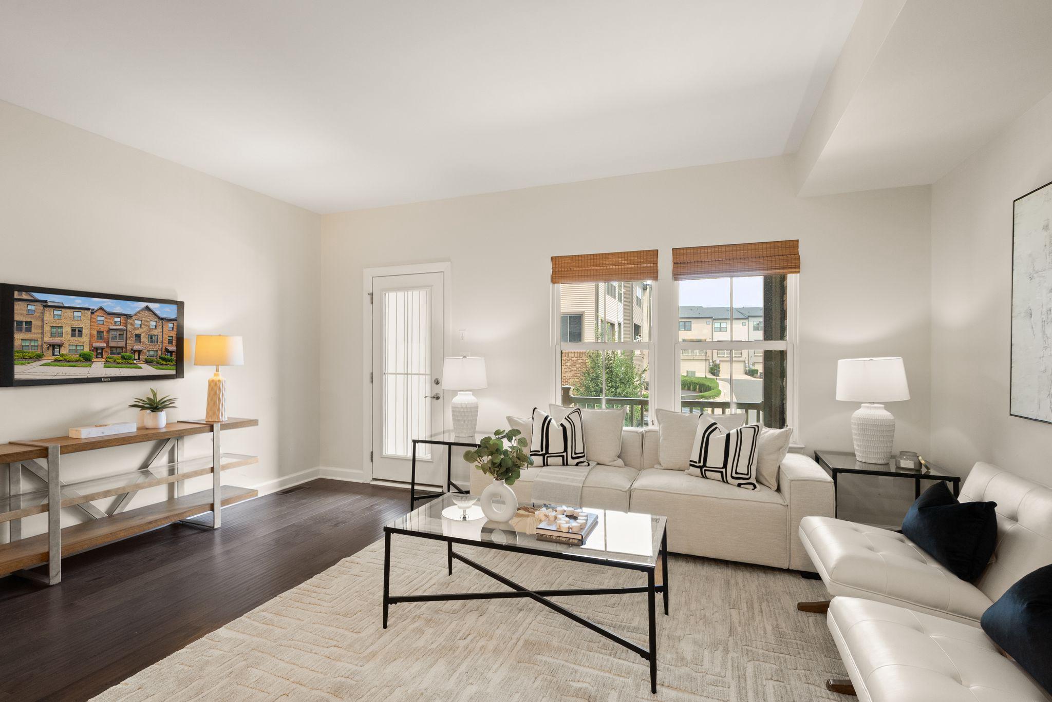 METRO ROW - Residential