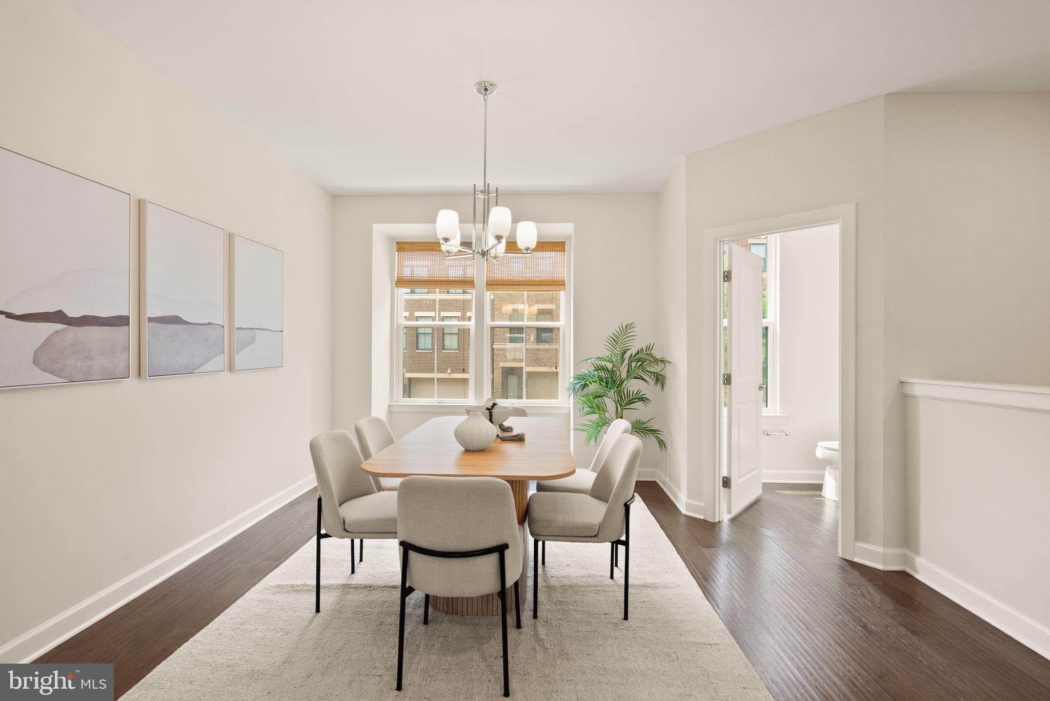 METRO ROW - Residential