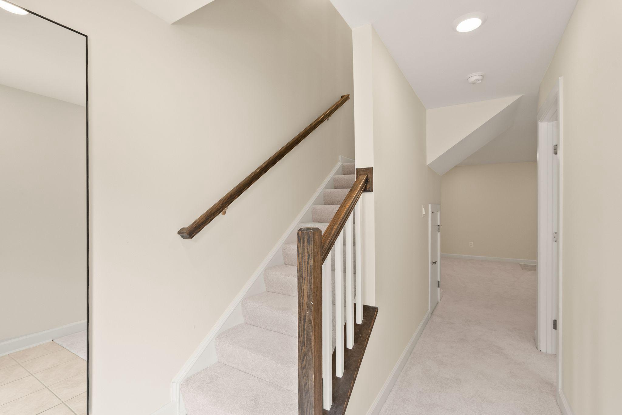 METRO ROW - Residential