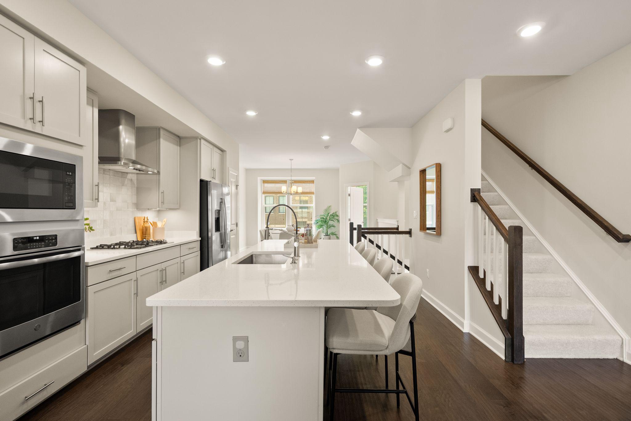 METRO ROW - Residential