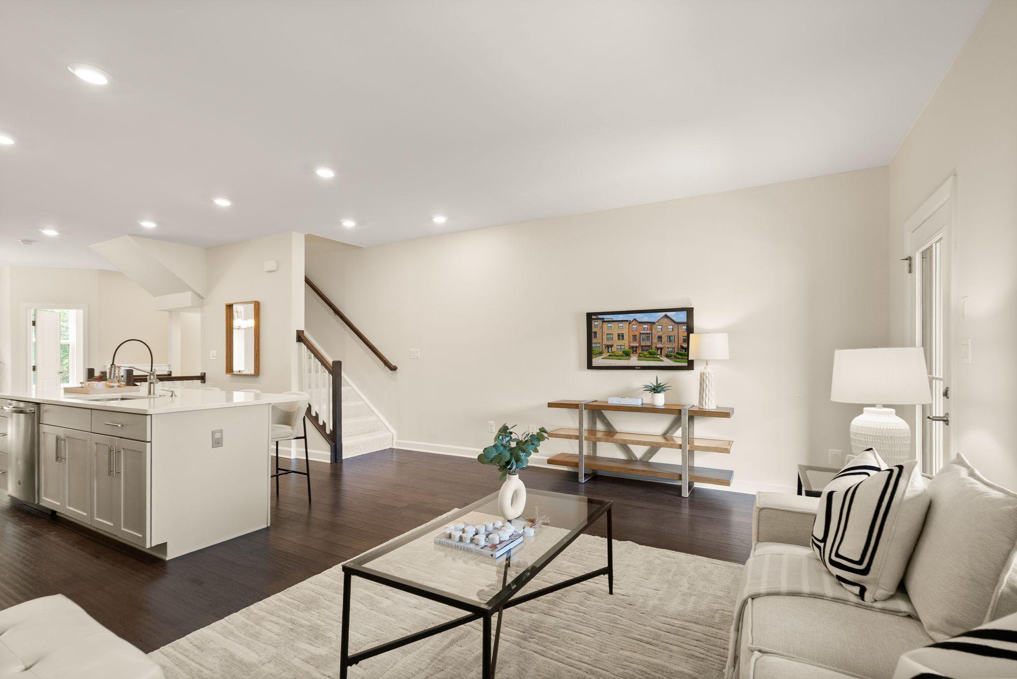 METRO ROW - Residential