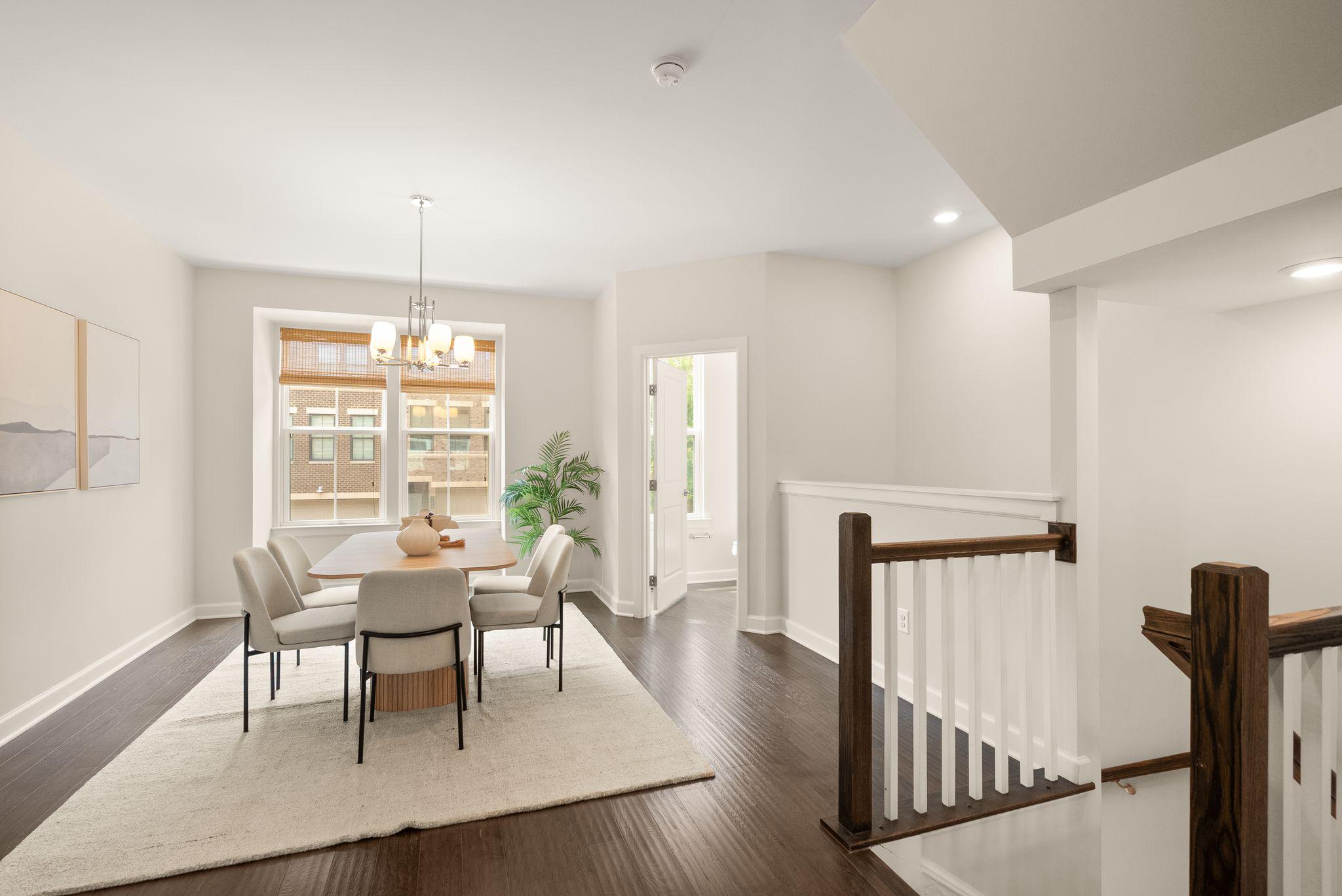 METRO ROW - Residential