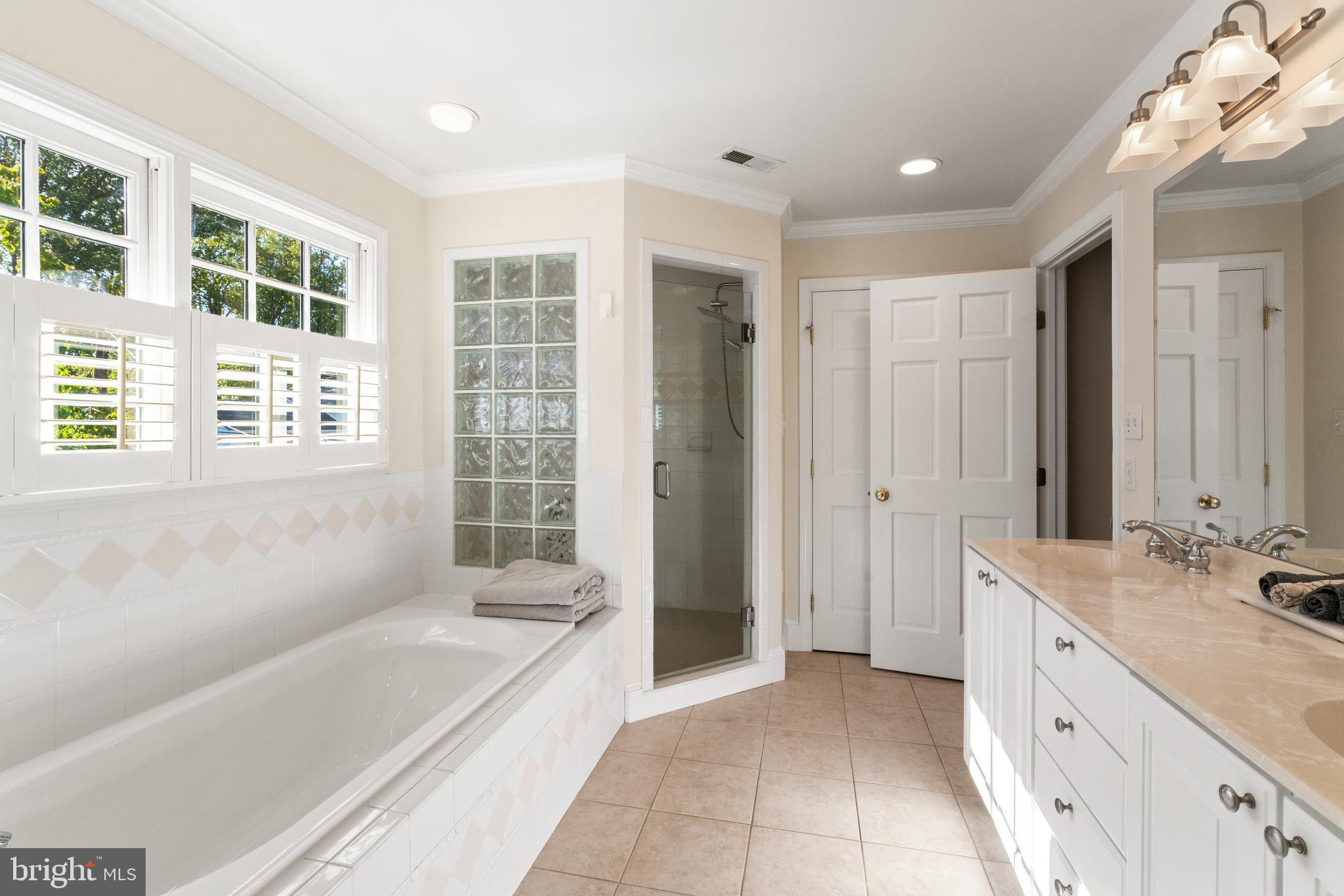 BRADLEY HILLS - Residential
