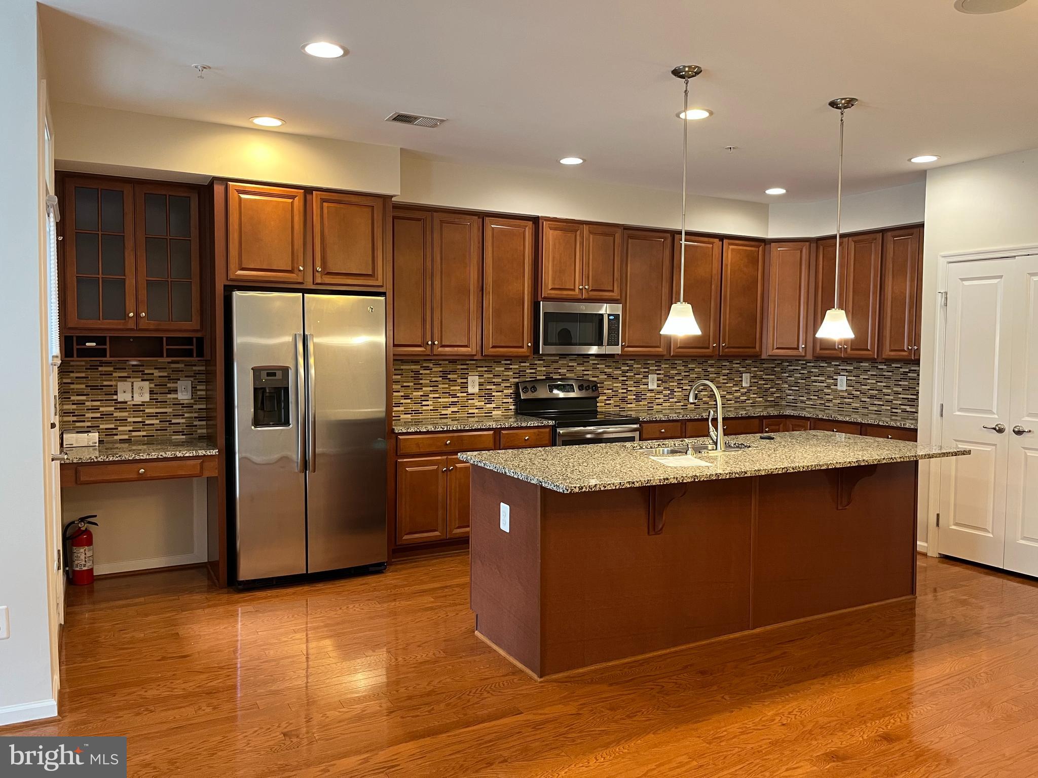 GREENBELT STATION - Residential