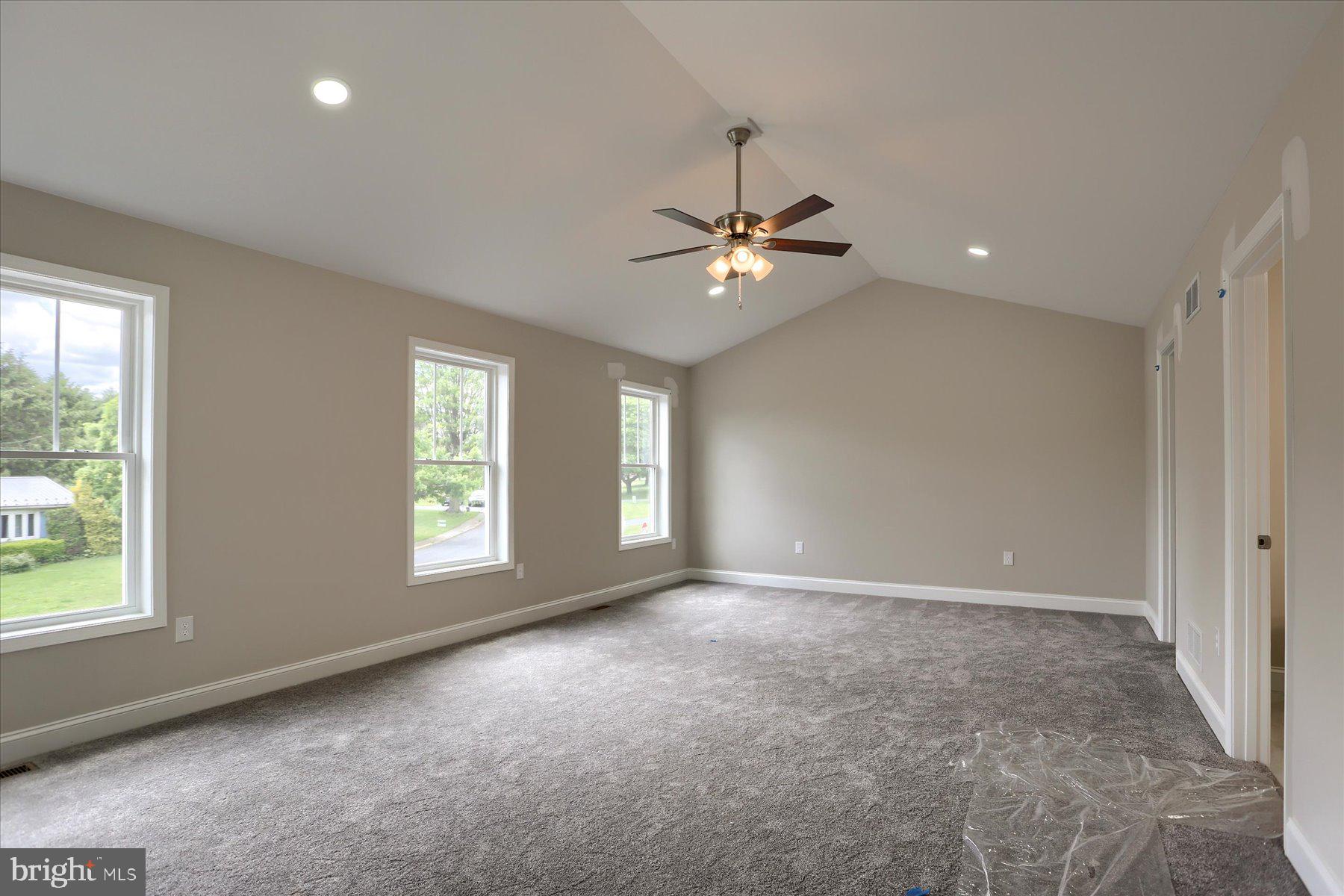 NICHOLAS MANOR - Residential