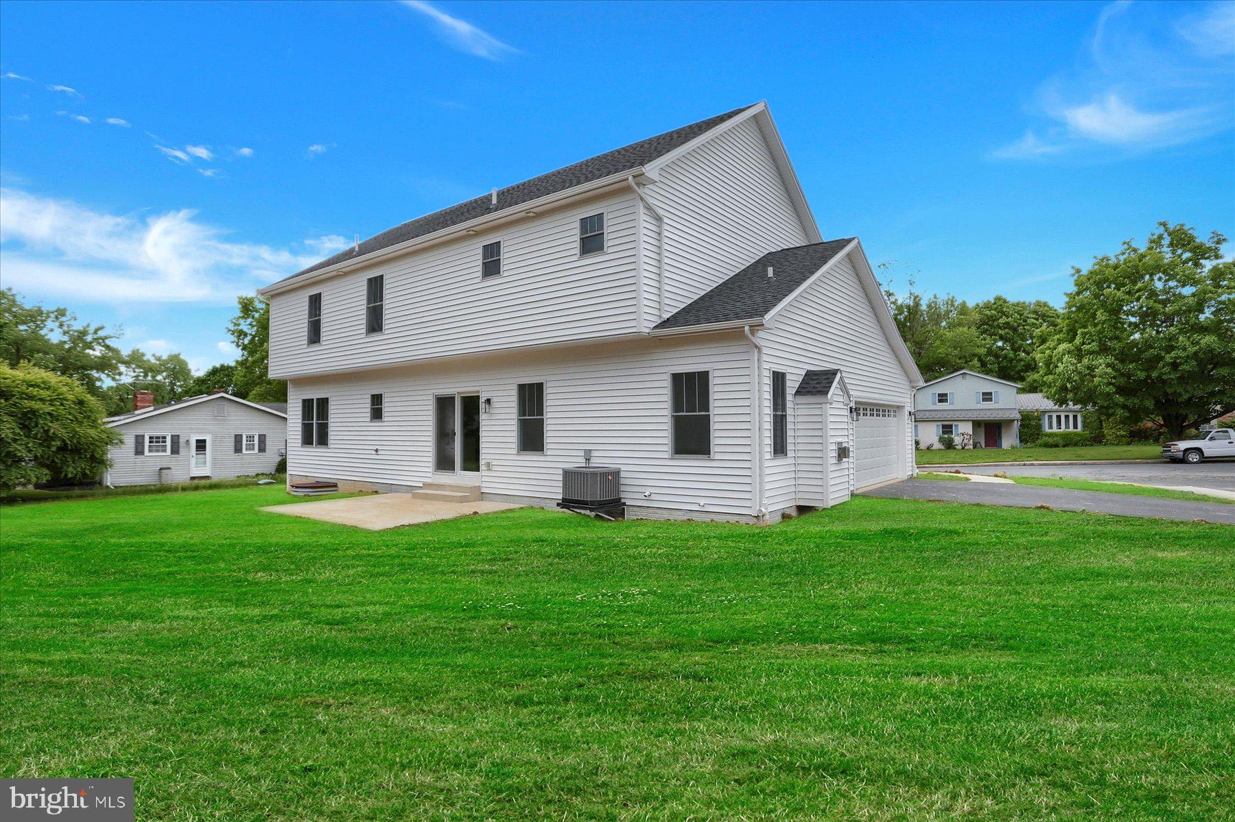 NICHOLAS MANOR - Residential