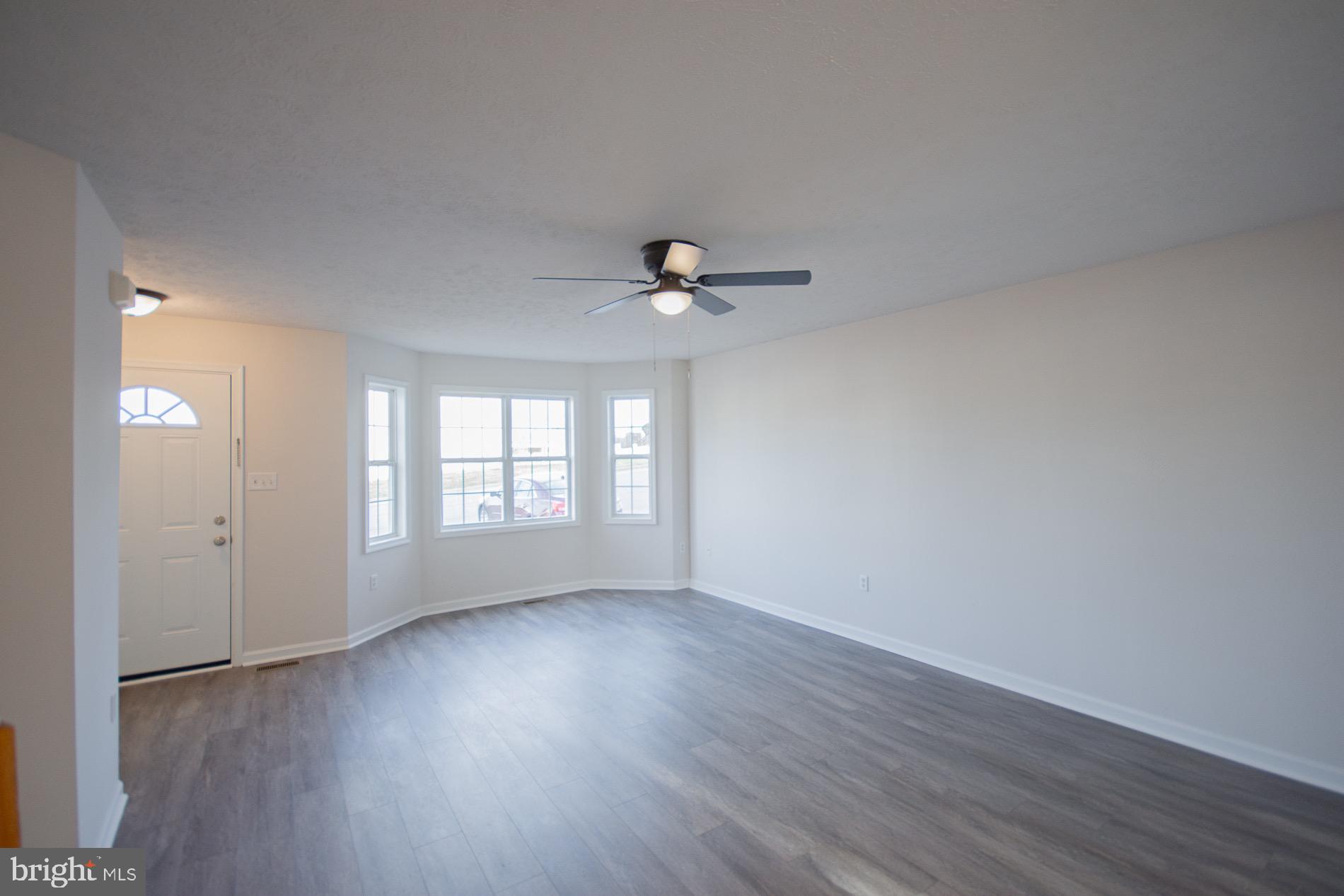 SOUTH QUEEN TOWNHOUSES - Residential Lease