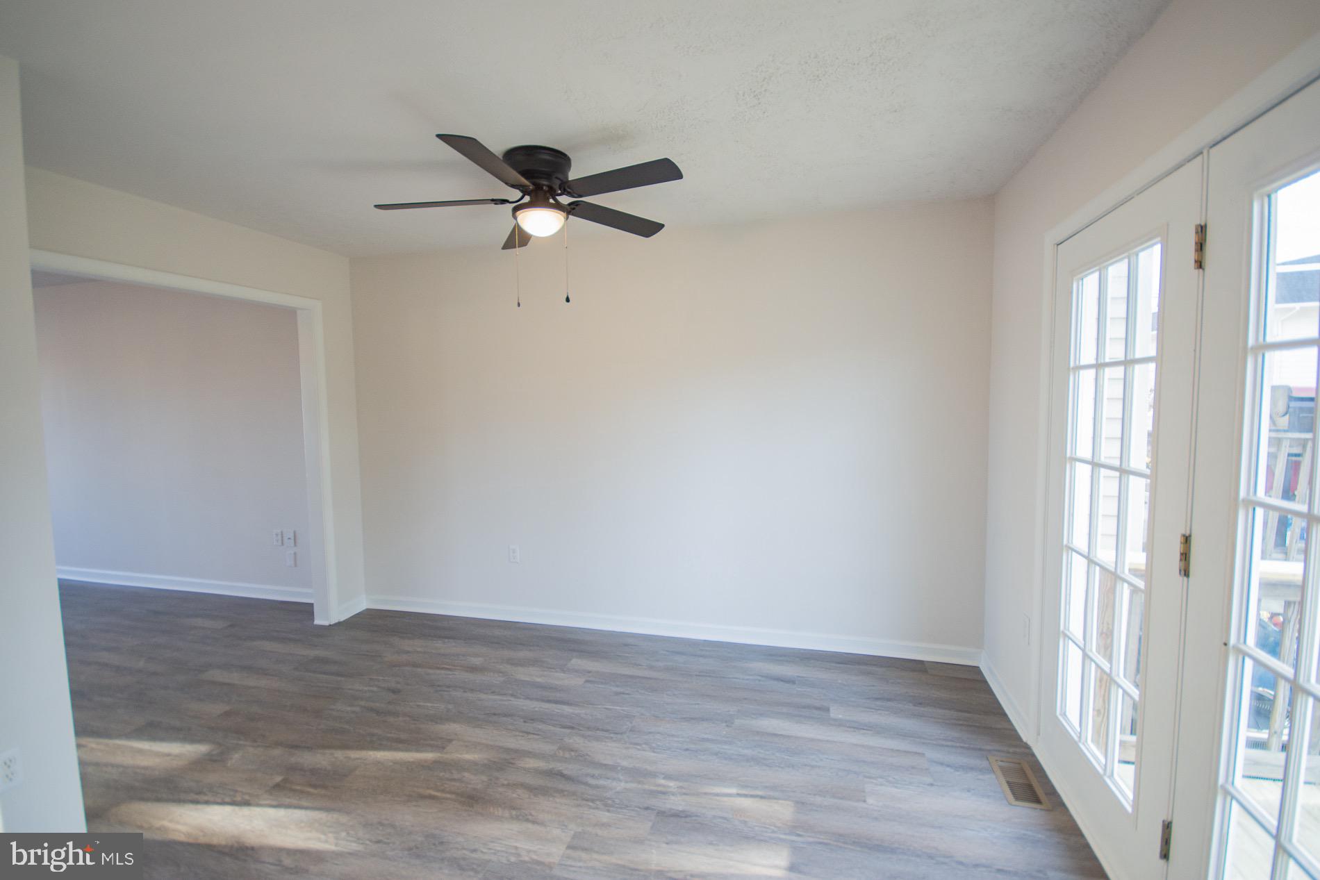 SOUTH QUEEN TOWNHOUSES - Residential Lease