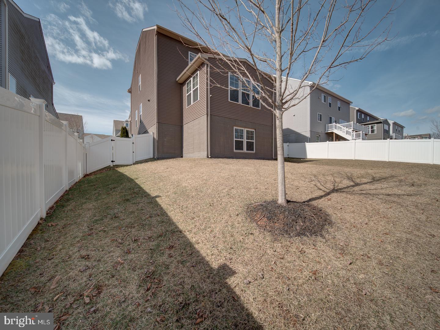 BRADLEY SQUARE - Residential
