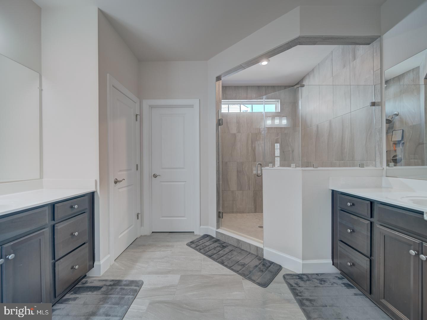 BRADLEY SQUARE - Residential