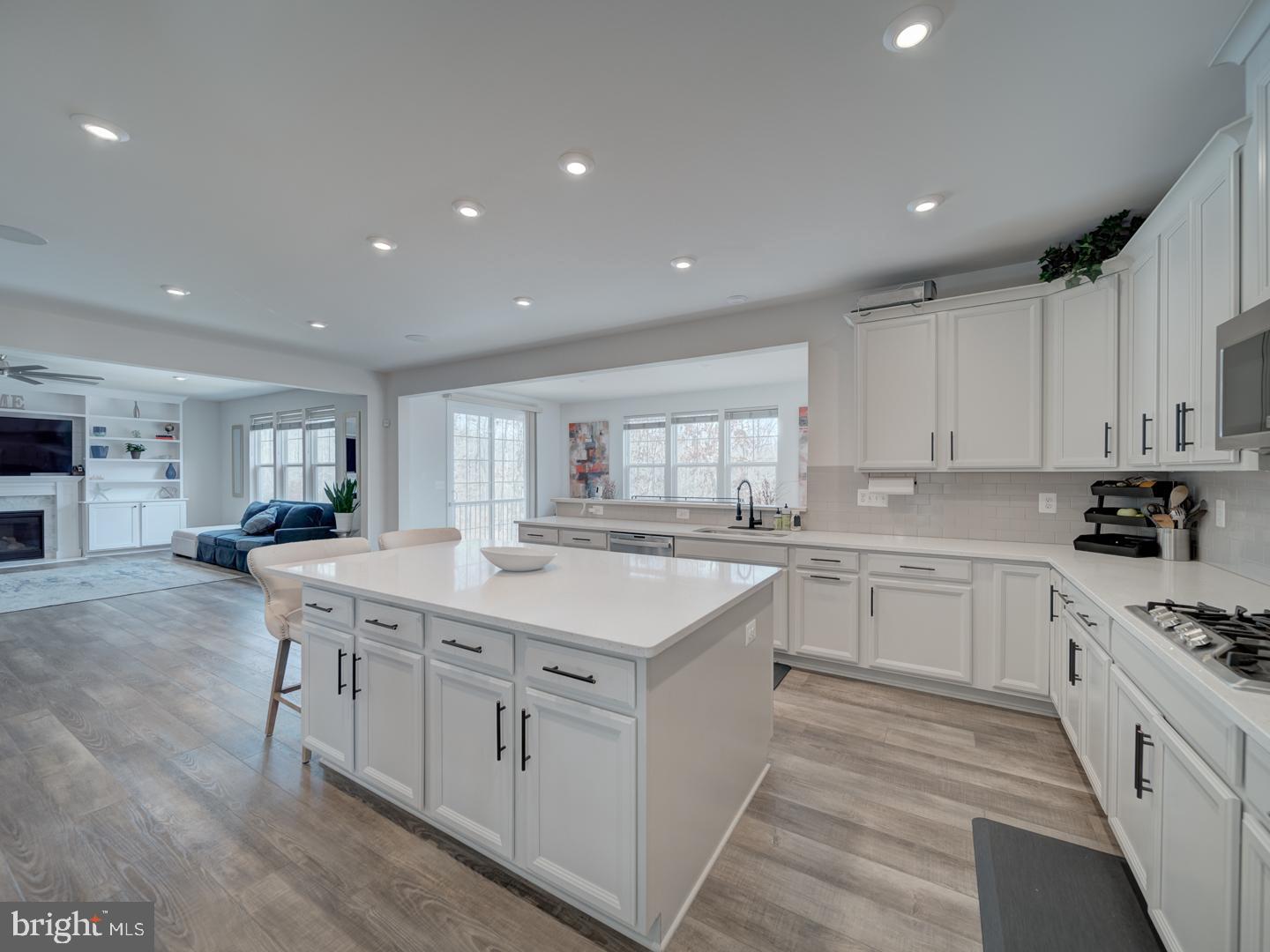 BRADLEY SQUARE - Residential