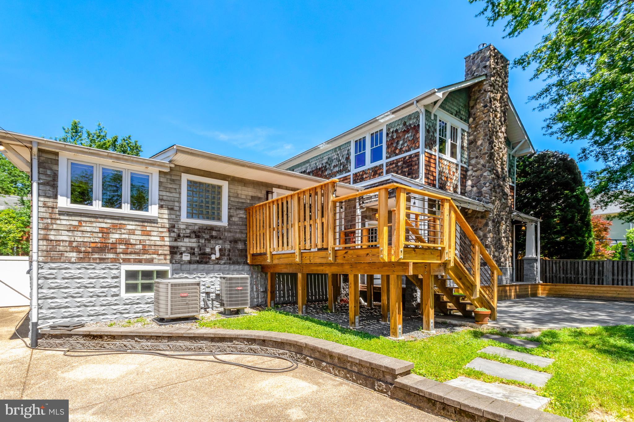 ADDISON HEIGHTS - Residential