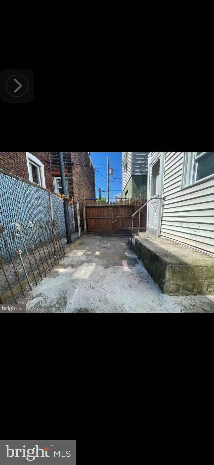 PHILADELPHIA - Residential