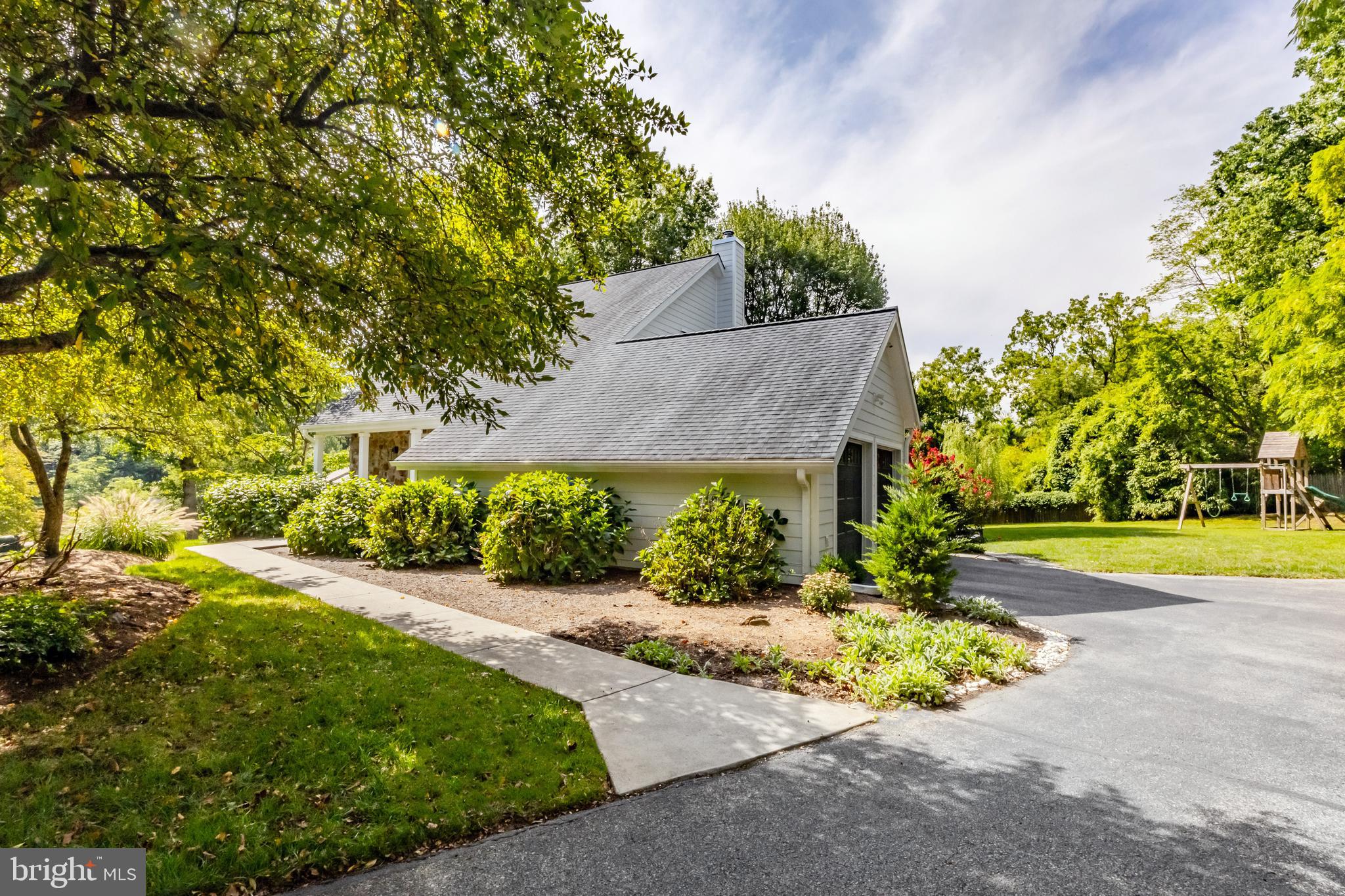 NEWTOWN SQ - Residential