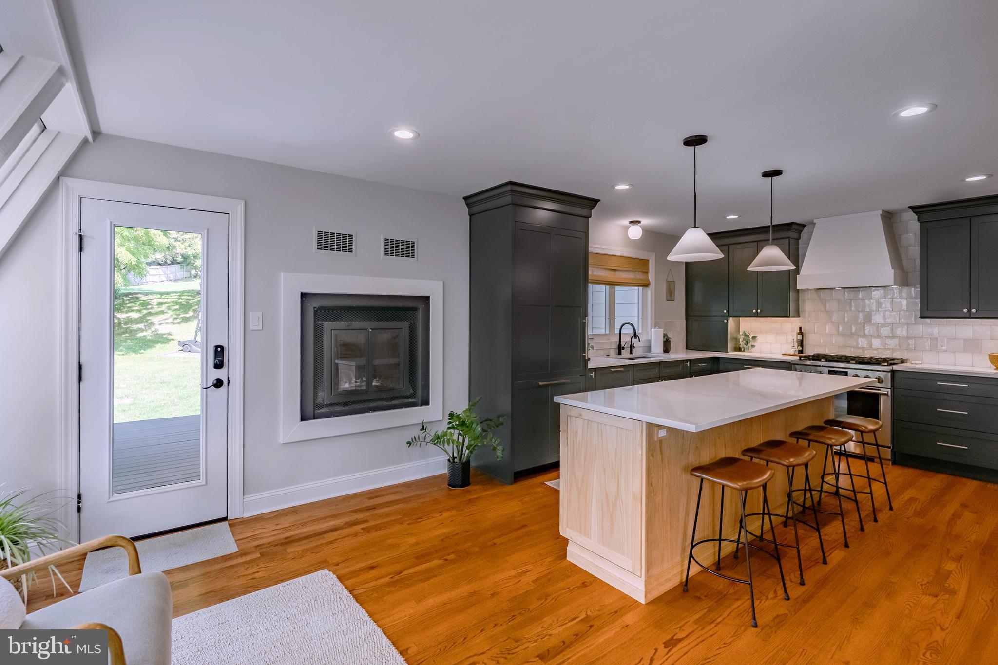 NEWTOWN SQ - Residential