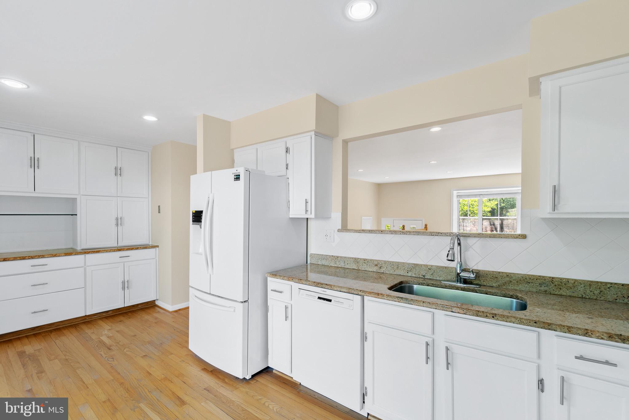 WILLIAMSBURG VILLAGE - Residential