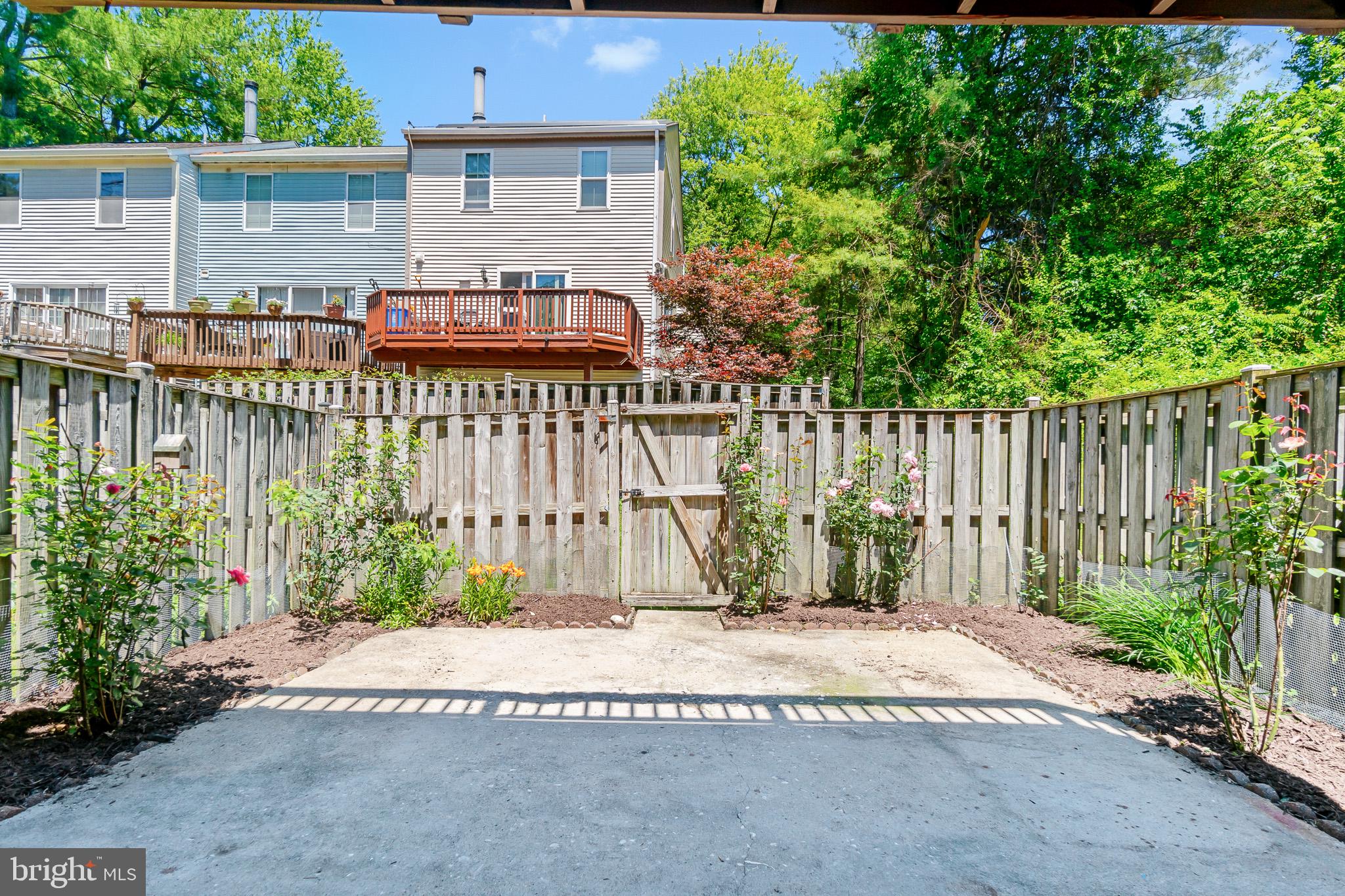 WILLIAMSBURG VILLAGE - Residential